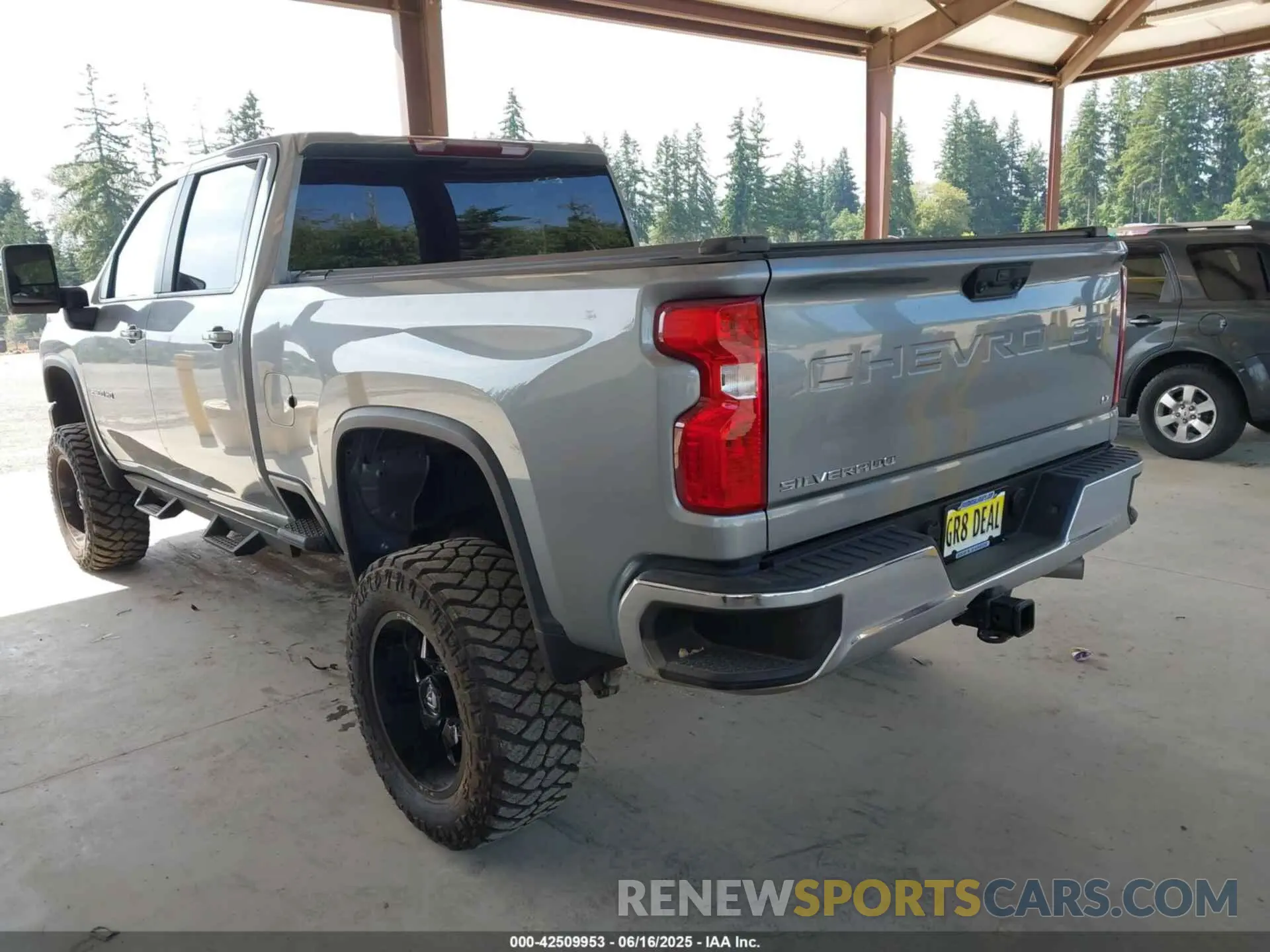 3 fotografías del automóvil dañado 2GC4YNEY2R1112127 CHEVROLET SILVERADO 2500HD 2024