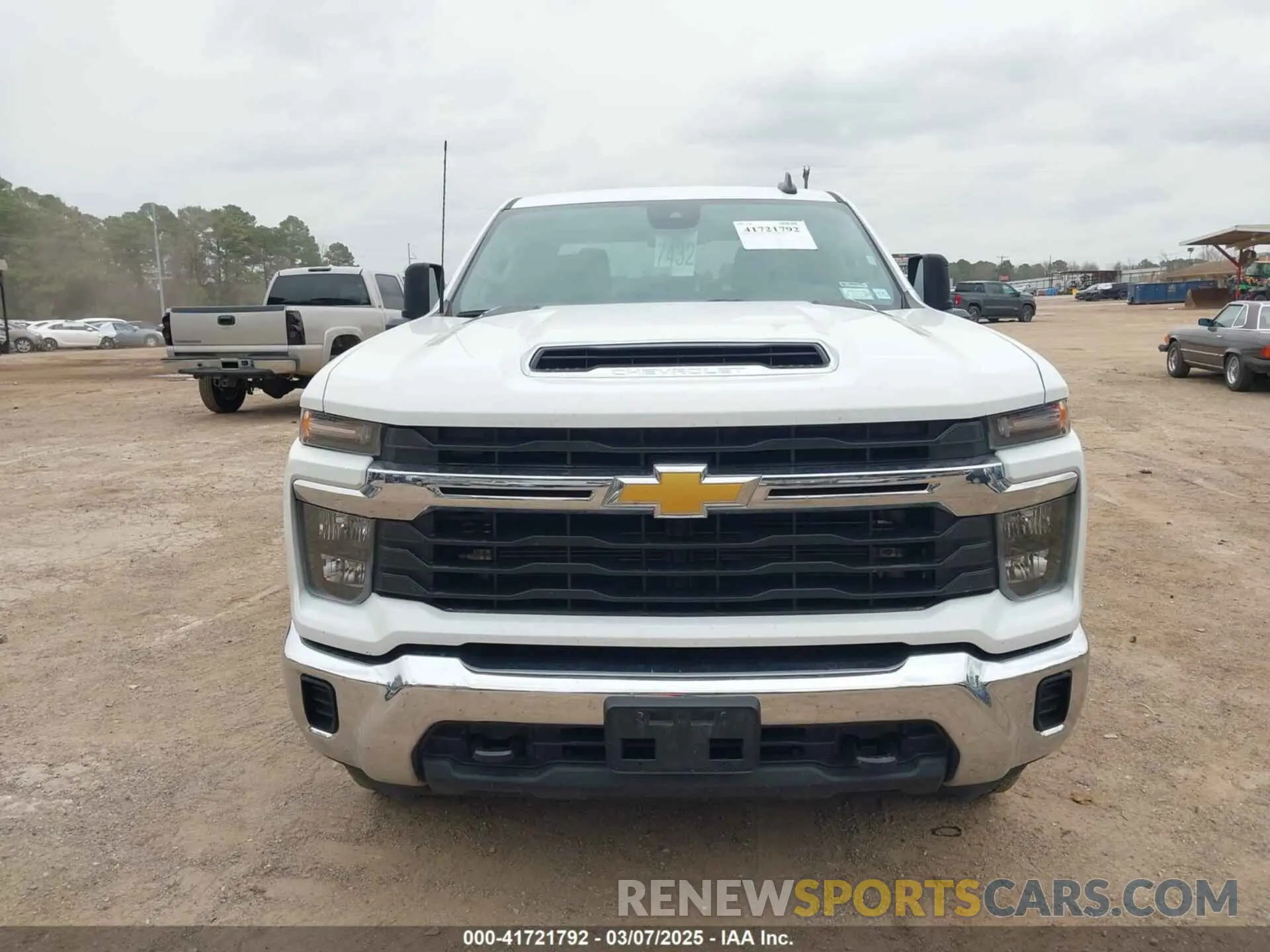 11 fotografías del automóvil dañado 2GC4YNEY6R1206303 CHEVROLET SILVERADO 2500HD 2024