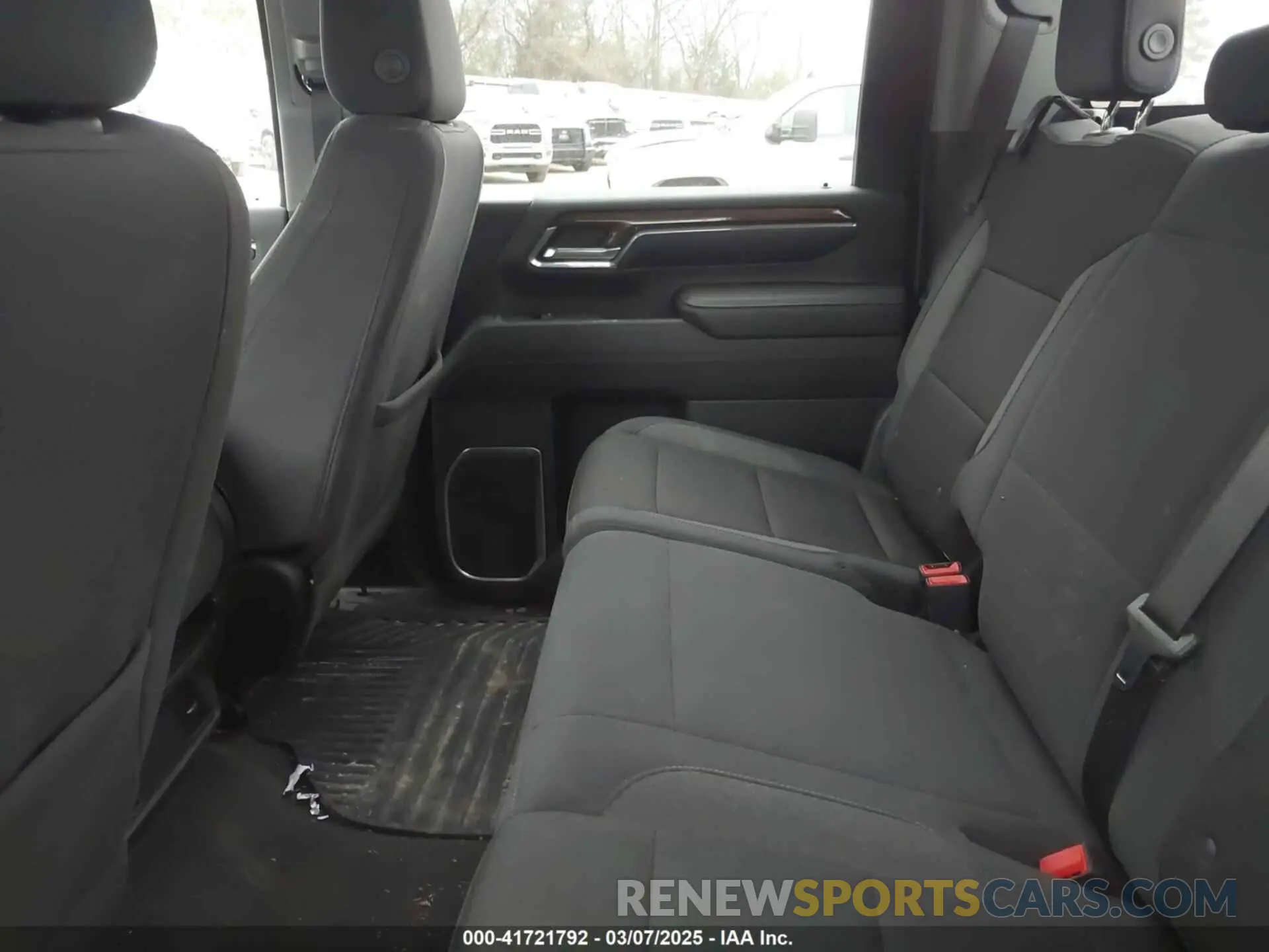 6 fotografías del automóvil dañado 2GC4YNEY6R1206303 CHEVROLET SILVERADO 2500HD 2024