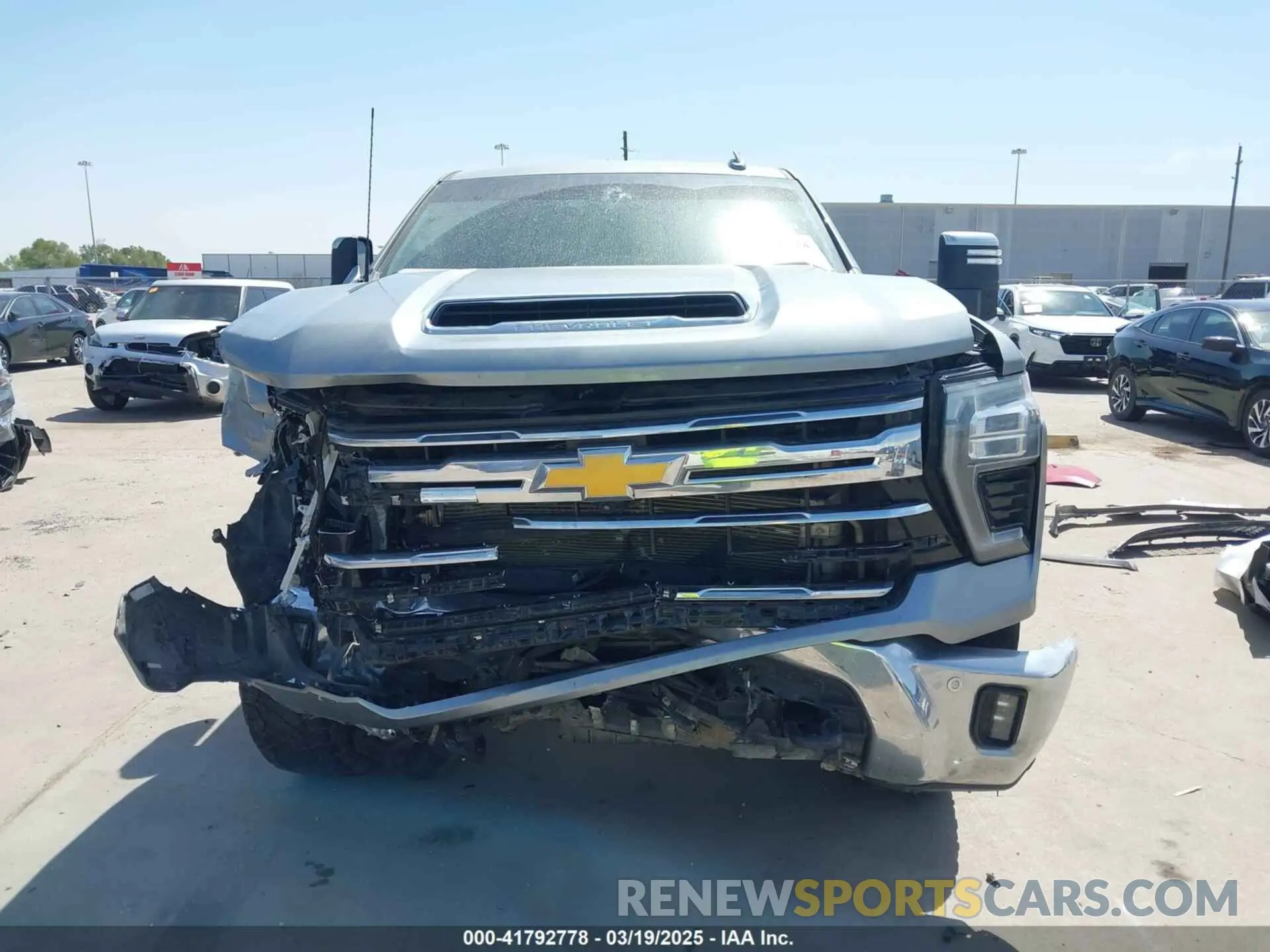 13 fotografías del automóvil dañado 2GC4YPEY5R1107368 CHEVROLET SILVERADO 2500HD 2024