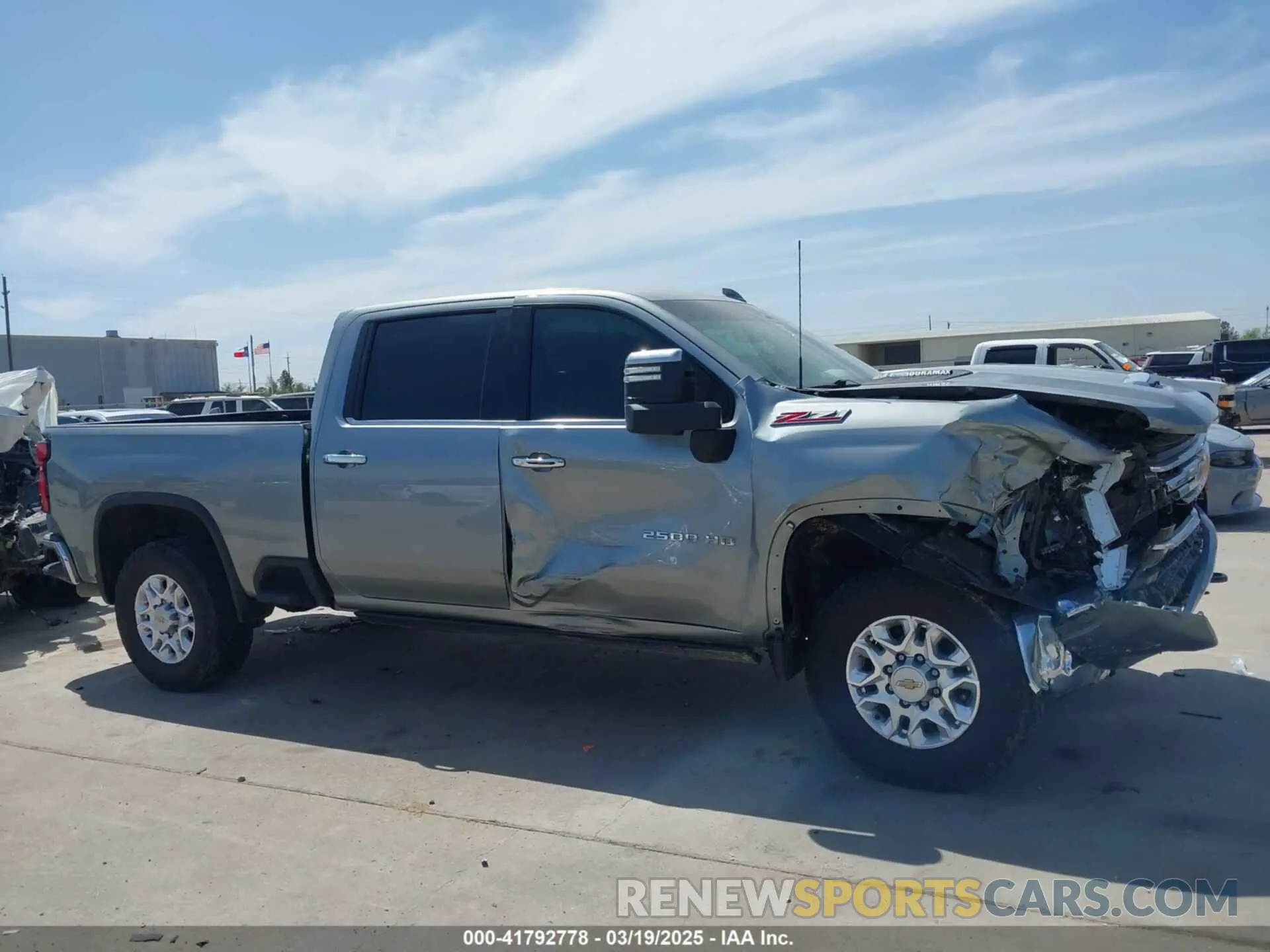 14 fotografías del automóvil dañado 2GC4YPEY5R1107368 CHEVROLET SILVERADO 2500HD 2024