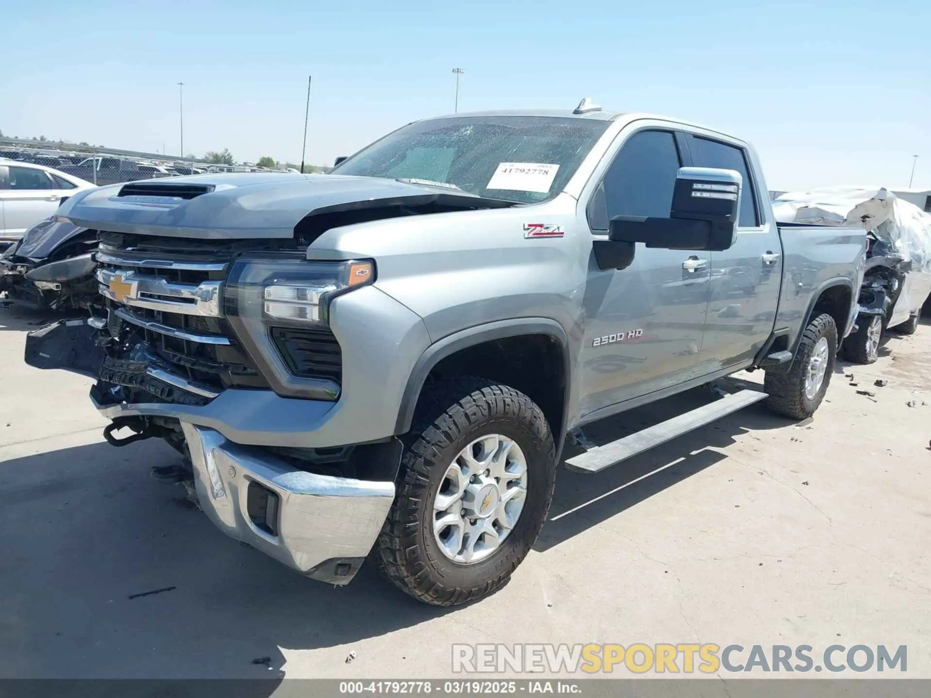 2 fotografías del automóvil dañado 2GC4YPEY5R1107368 CHEVROLET SILVERADO 2500HD 2024