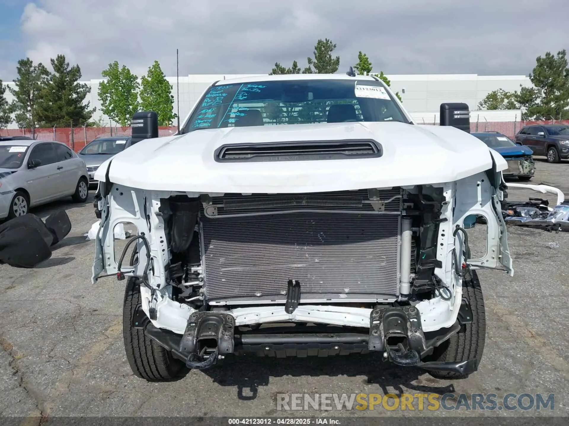 13 fotografías del automóvil dañado 1GC0ALE71SF210790 CHEVROLET SILVERADO 2500HD 2025