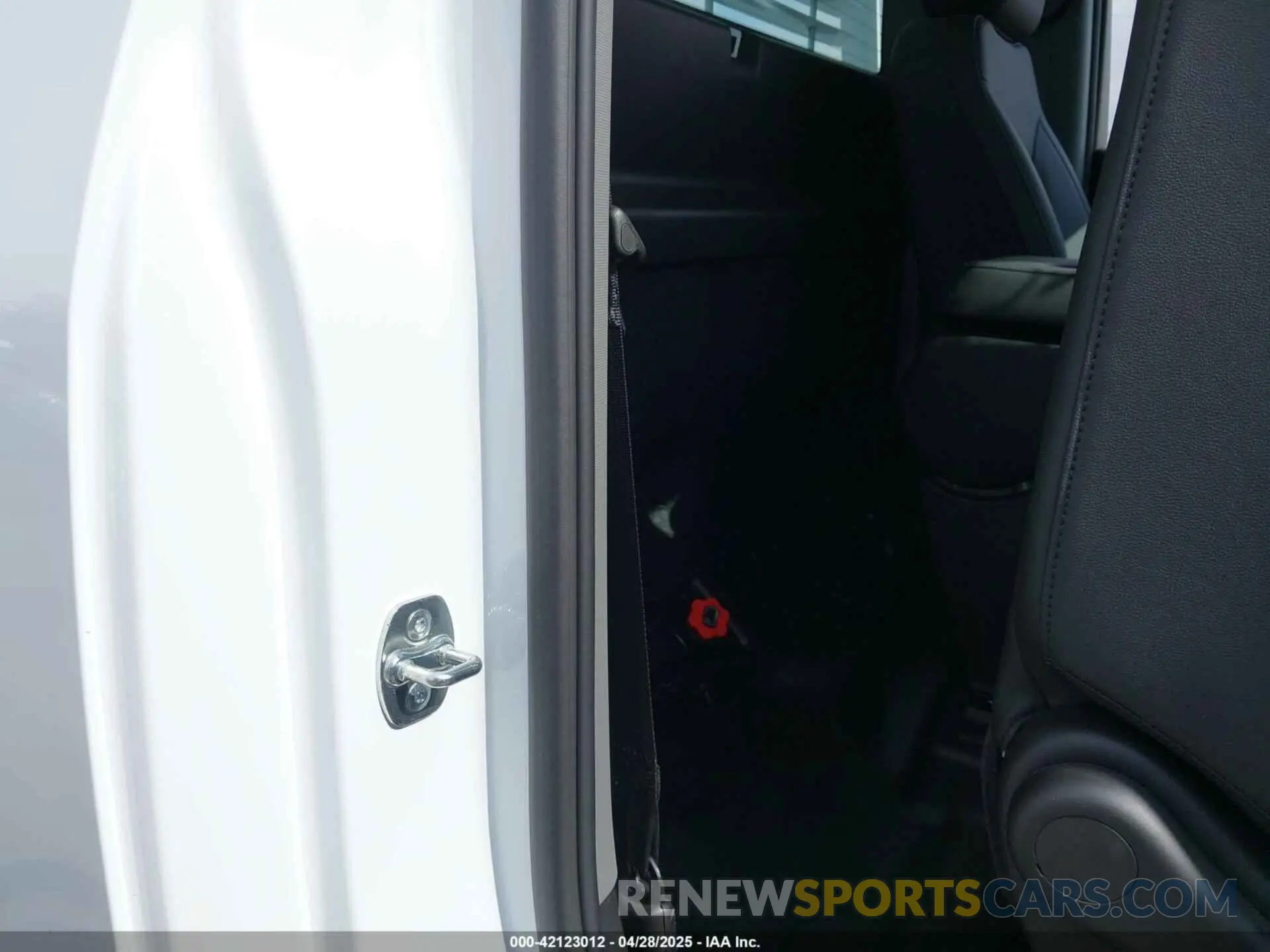 8 fotografías del automóvil dañado 1GC0ALE71SF210790 CHEVROLET SILVERADO 2500HD 2025
