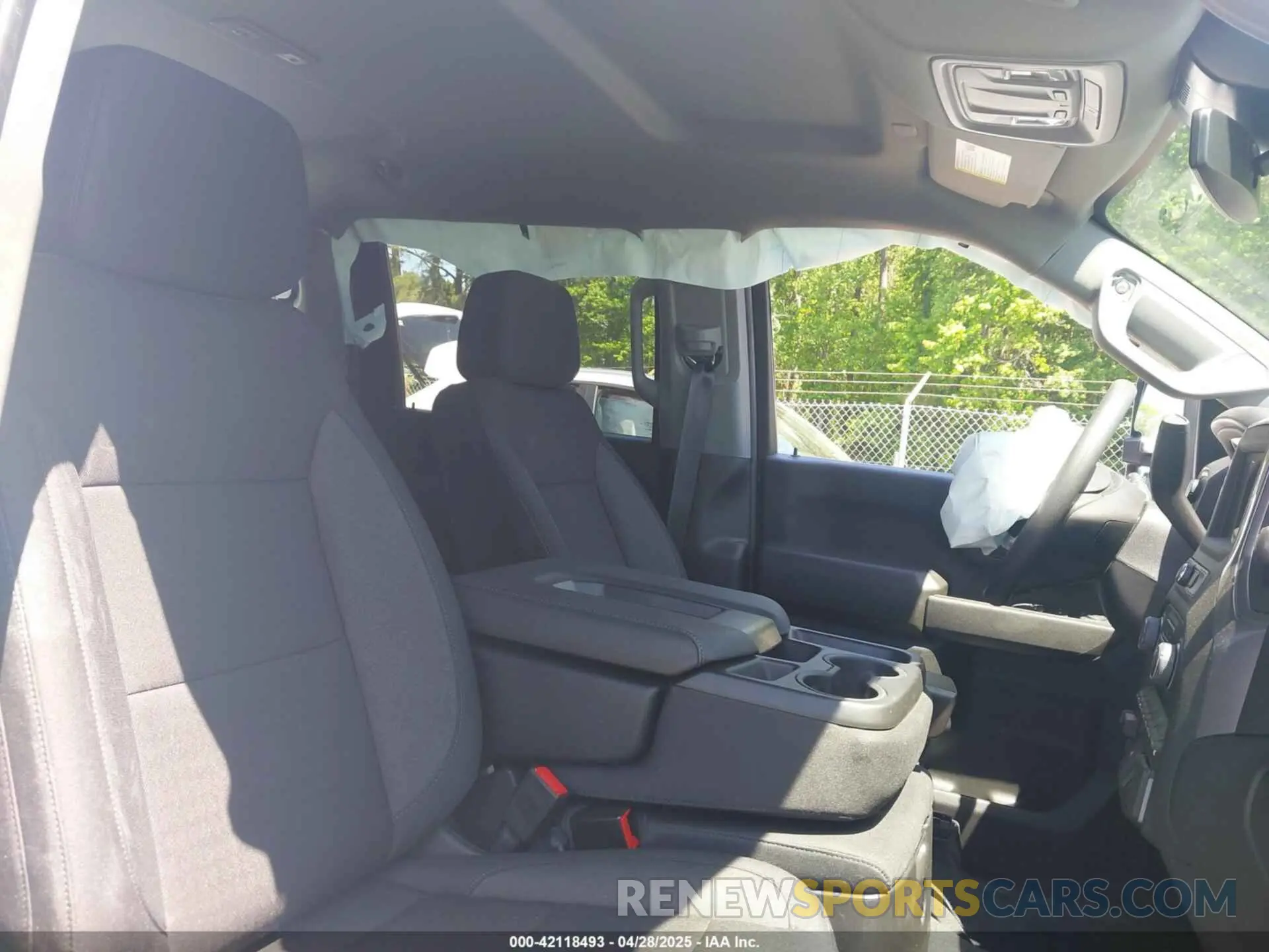 6 fotografías del automóvil dañado 1GC4KME79SF145305 CHEVROLET SILVERADO 2500HD 2025