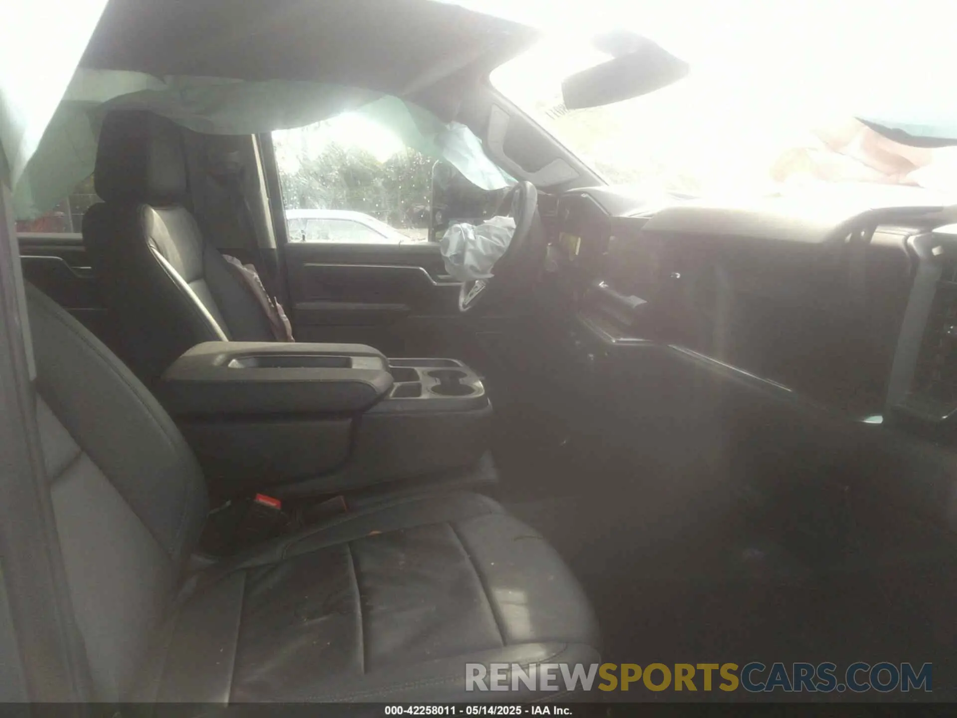 5 fotografías del automóvil dañado 1GC4KNE73SF150781 CHEVROLET SILVERADO 2500HD 2025