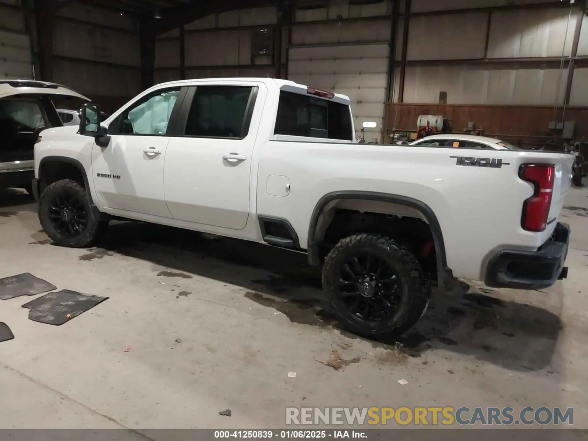 3 fotografías del automóvil dañado 2GC4KNE72S1137446 CHEVROLET SILVERADO 2500HD 2025