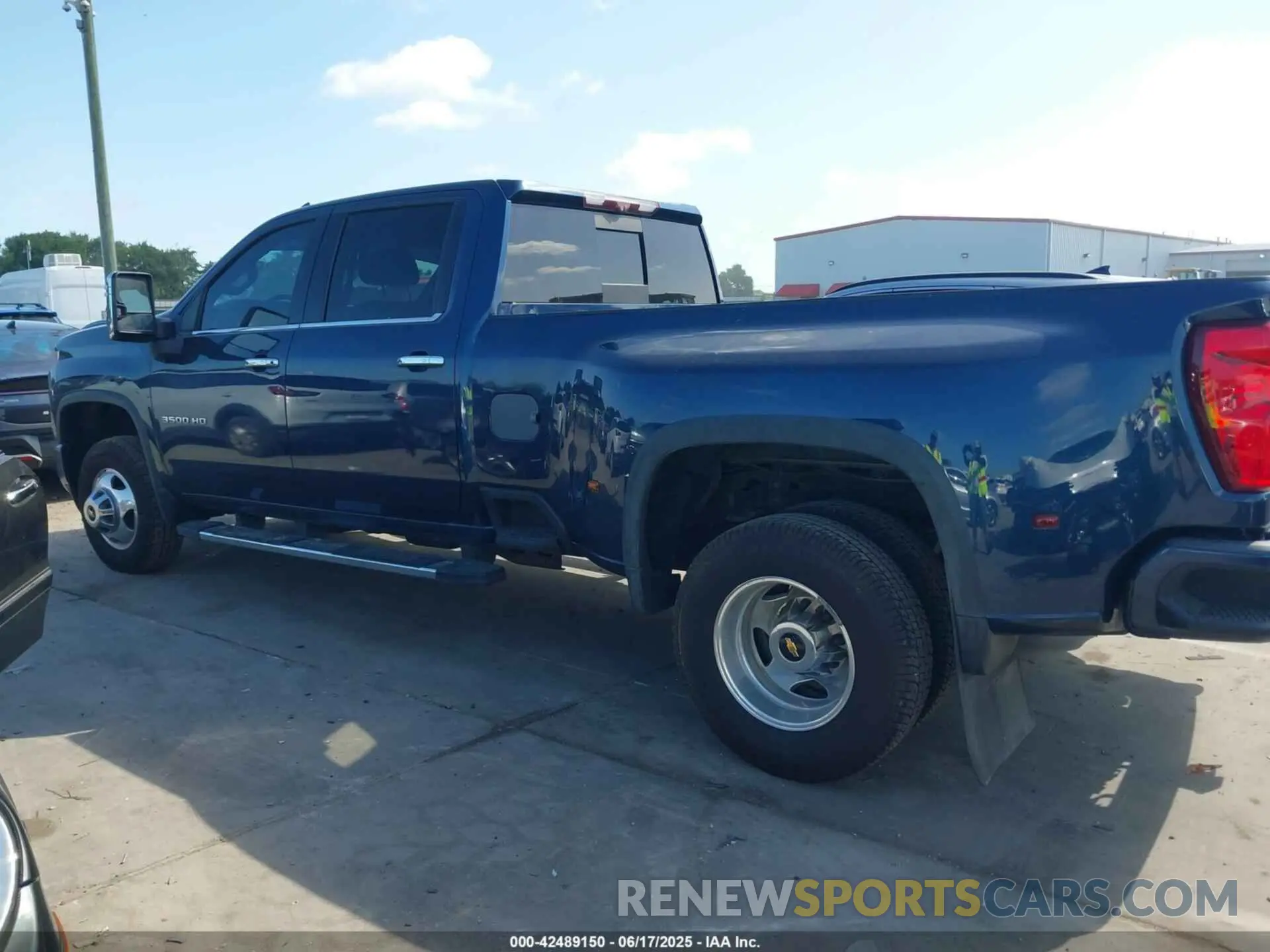 14 fotografías del automóvil dañado 1GC4YVEY9LF213150 CHEVROLET SILVERADO 3500HD 2020