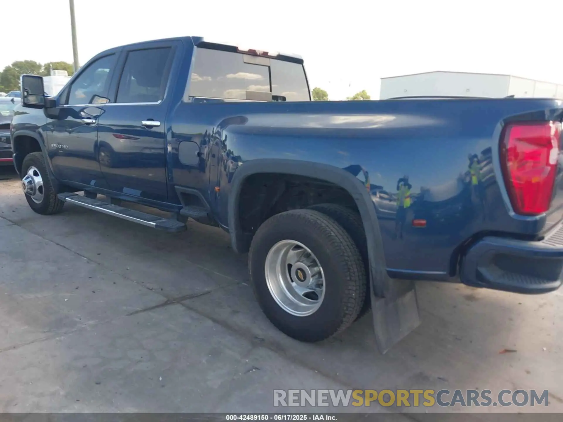 3 fotografías del automóvil dañado 1GC4YVEY9LF213150 CHEVROLET SILVERADO 3500HD 2020