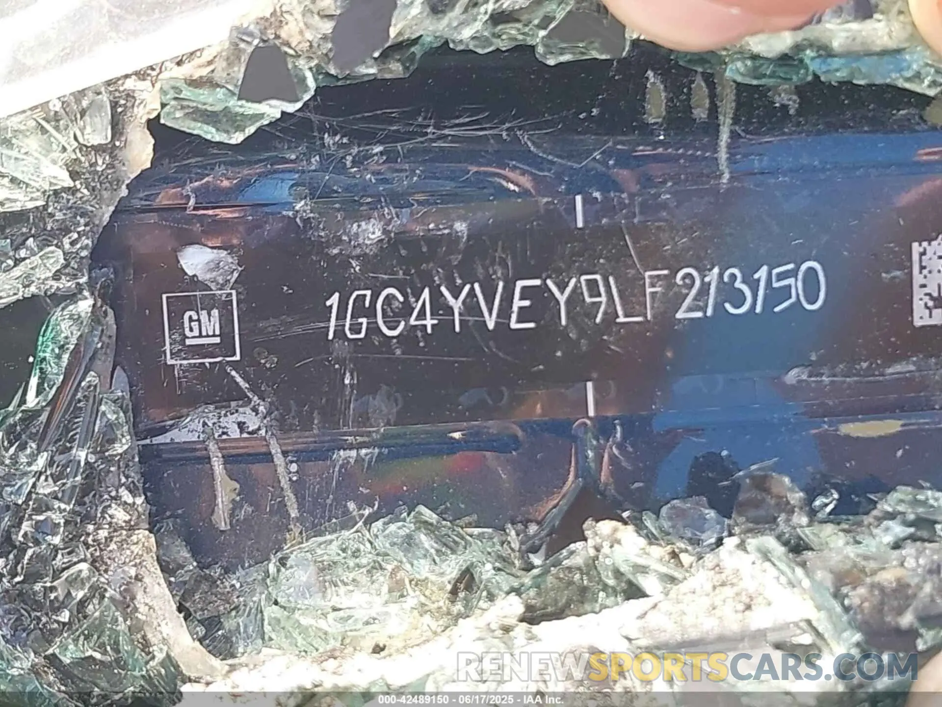 8 fotografías del automóvil dañado 1GC4YVEY9LF213150 CHEVROLET SILVERADO 3500HD 2020