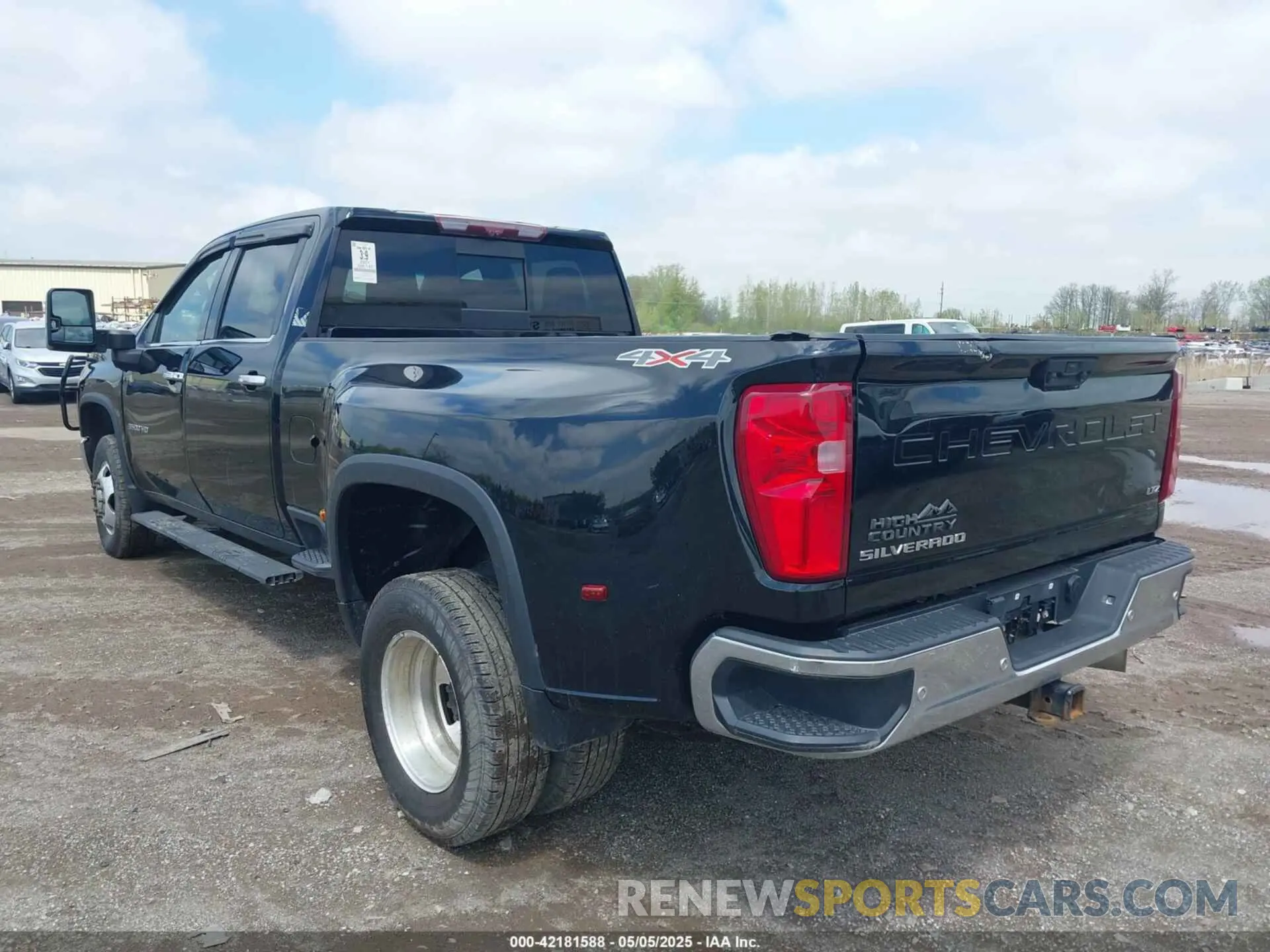 3 fotografías del automóvil dañado 1GC4YUEY2MF262296 CHEVROLET SILVERADO 3500HD 2021