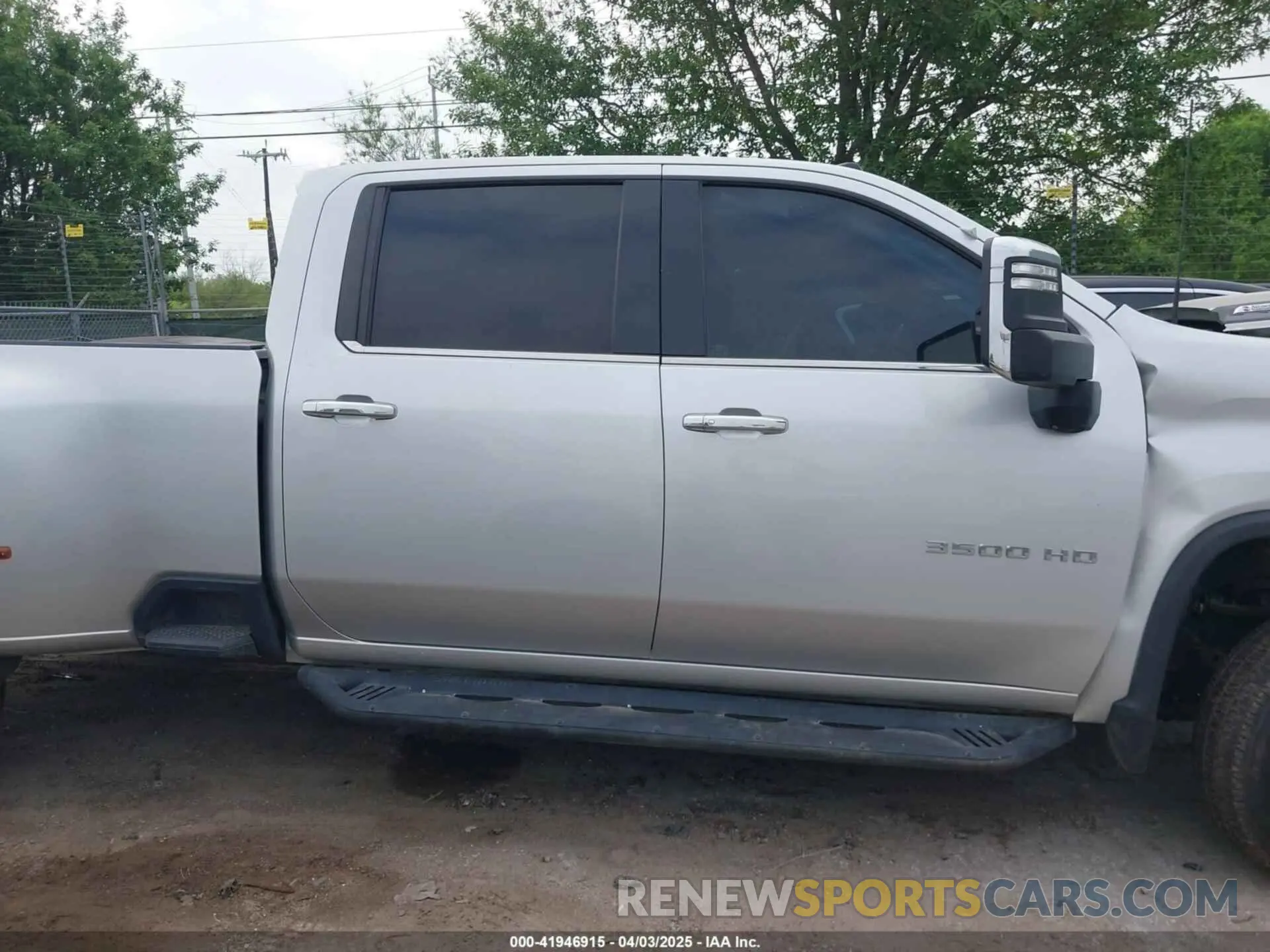13 fotografías del automóvil dañado 1GC4YUEY1NF163633 CHEVROLET SILVERADO 3500HD 2022