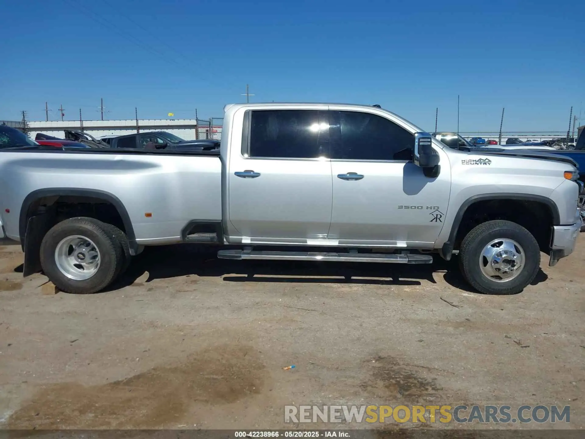 14 fotografías del automóvil dañado 1GC4YVEY9NF302705 CHEVROLET SILVERADO 3500HD 2022