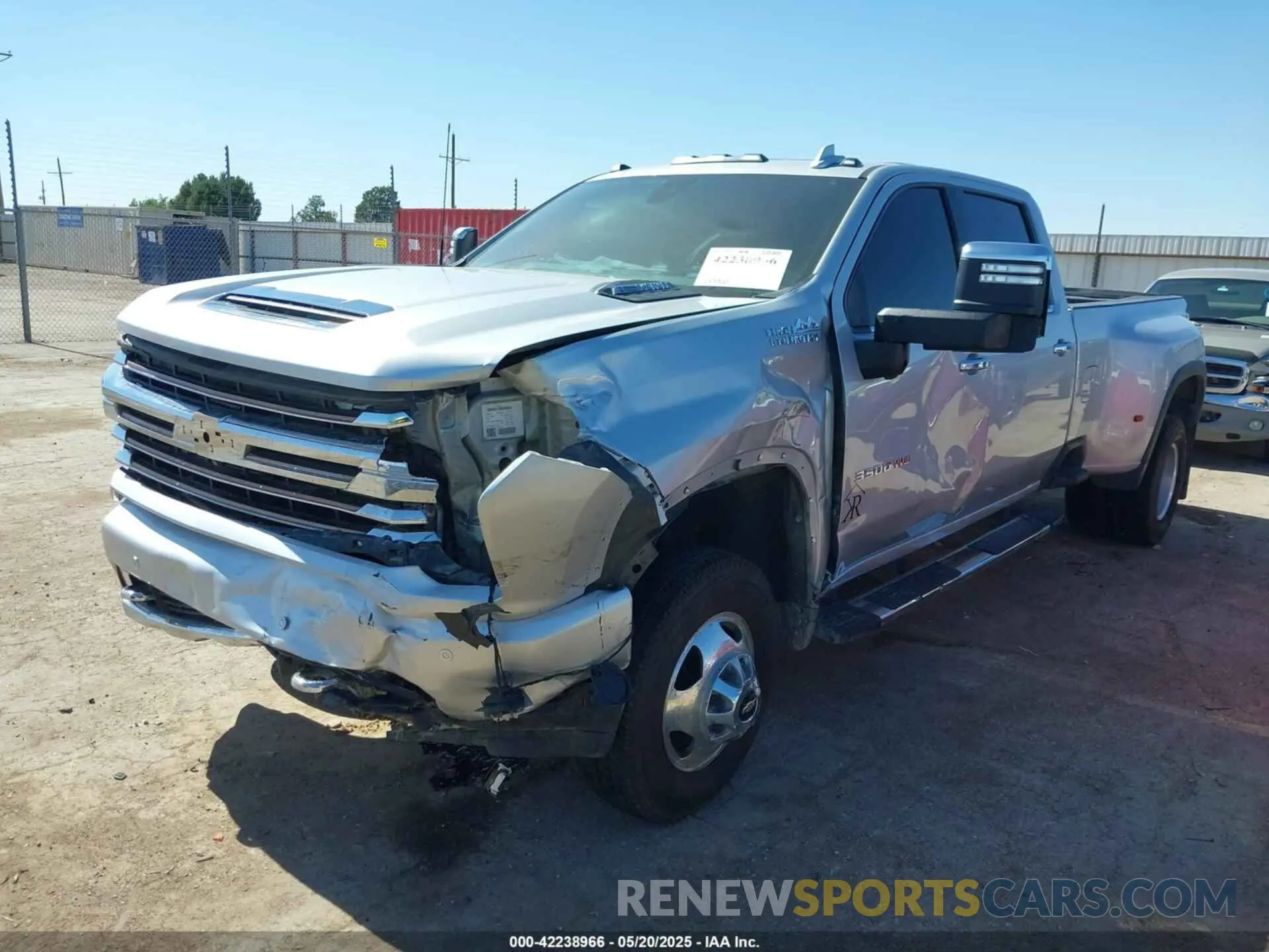2 fotografías del automóvil dañado 1GC4YVEY9NF302705 CHEVROLET SILVERADO 3500HD 2022