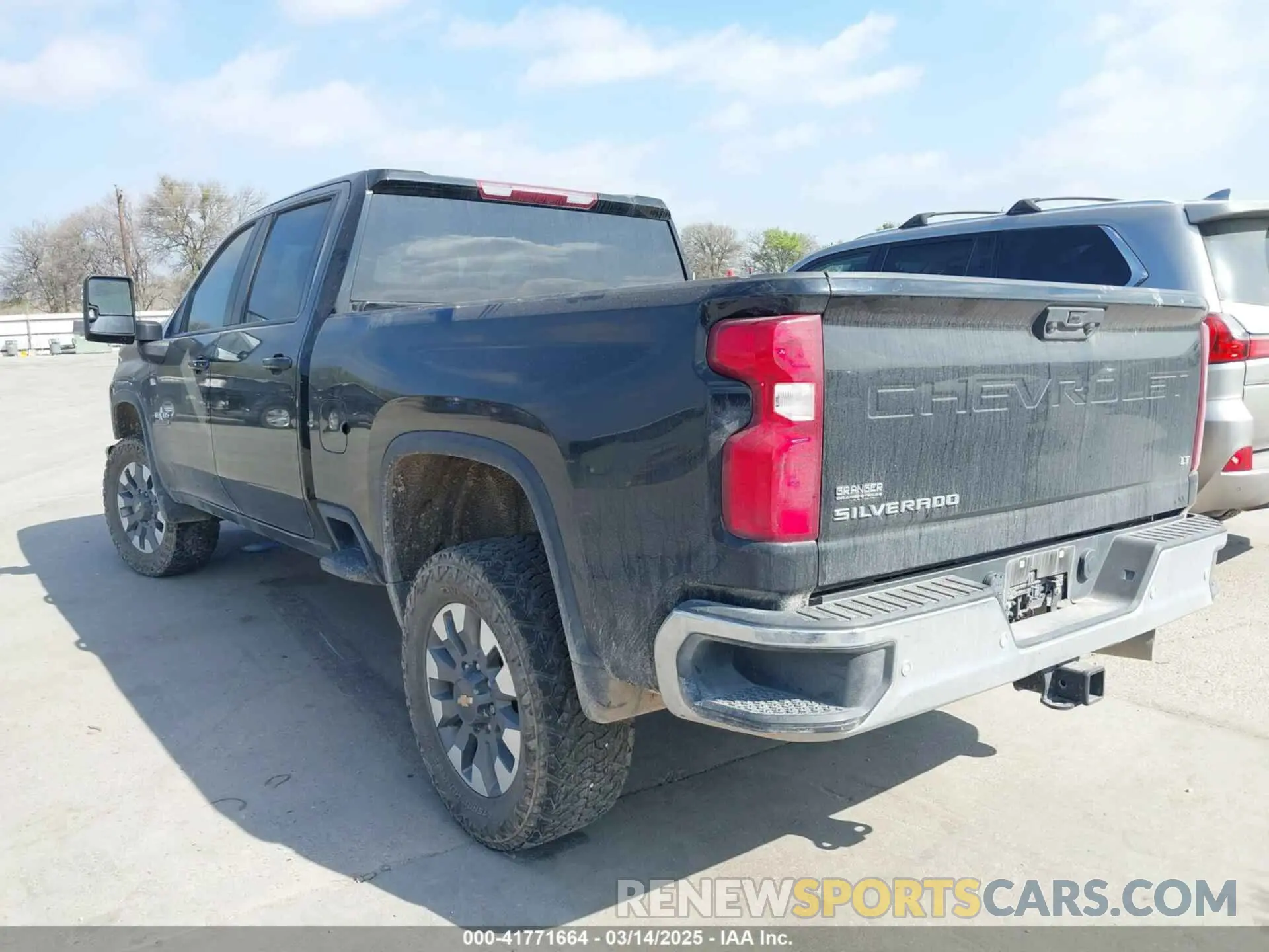 3 fotografías del automóvil dañado 2GC4WSEY2N1100168 CHEVROLET SILVERADO 3500HD 2022
