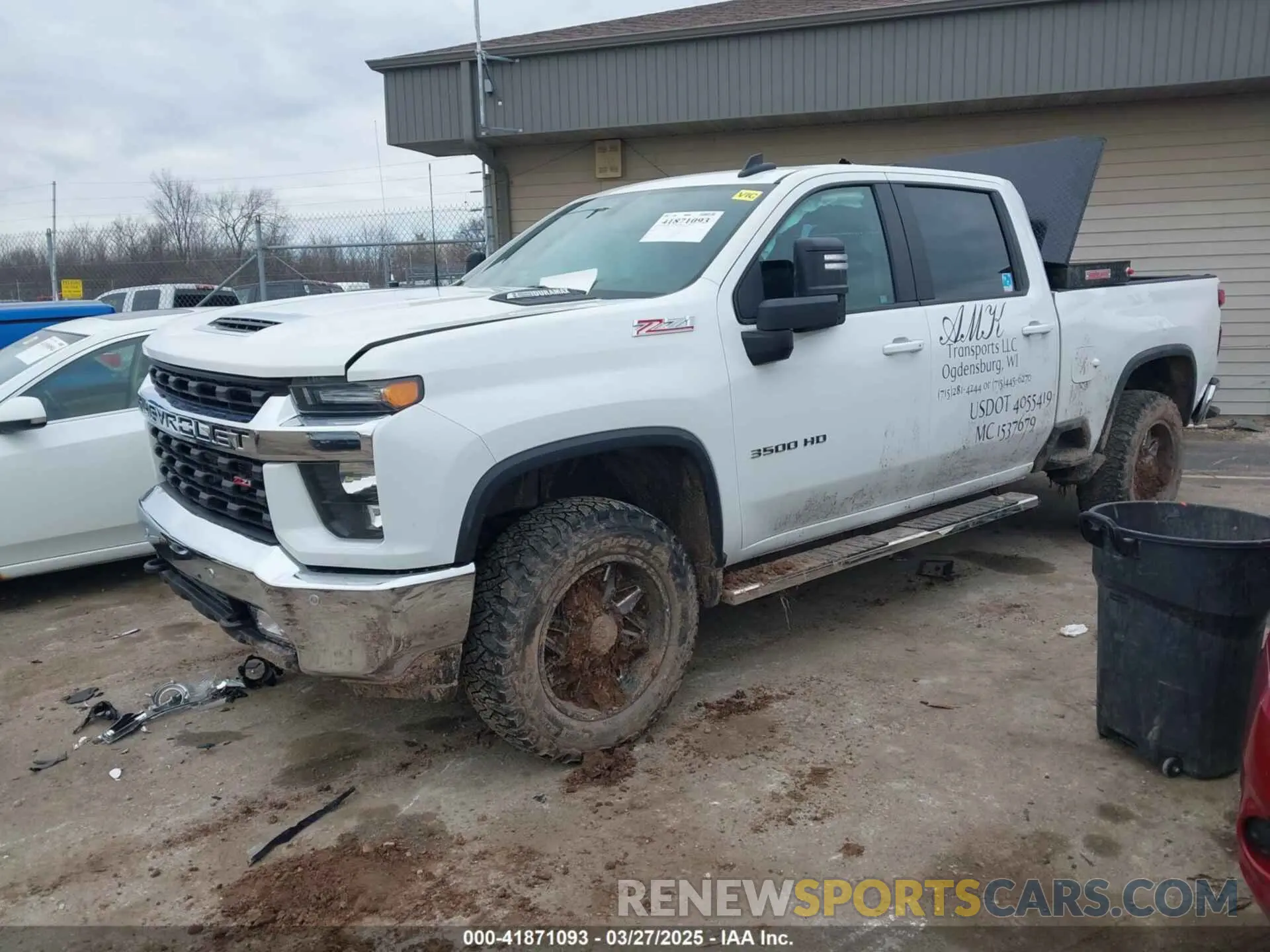 2 fotografías del automóvil dañado 2GC4YTEY5P1716756 CHEVROLET SILVERADO 3500HD 2023