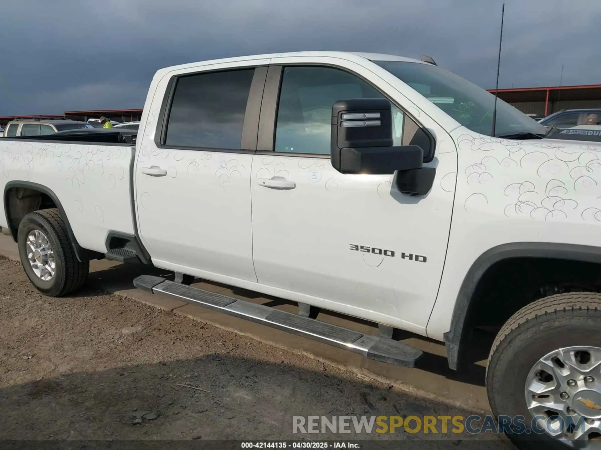 14 fotografías del automóvil dañado 1GC4YTEY4RF370775 CHEVROLET SILVERADO 3500HD 2024
