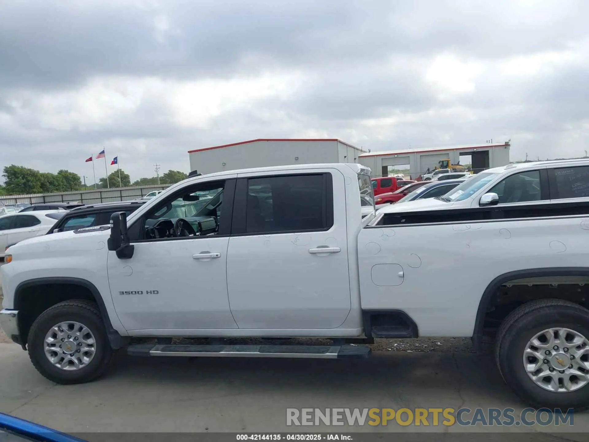 15 fotografías del automóvil dañado 1GC4YTEY4RF370775 CHEVROLET SILVERADO 3500HD 2024