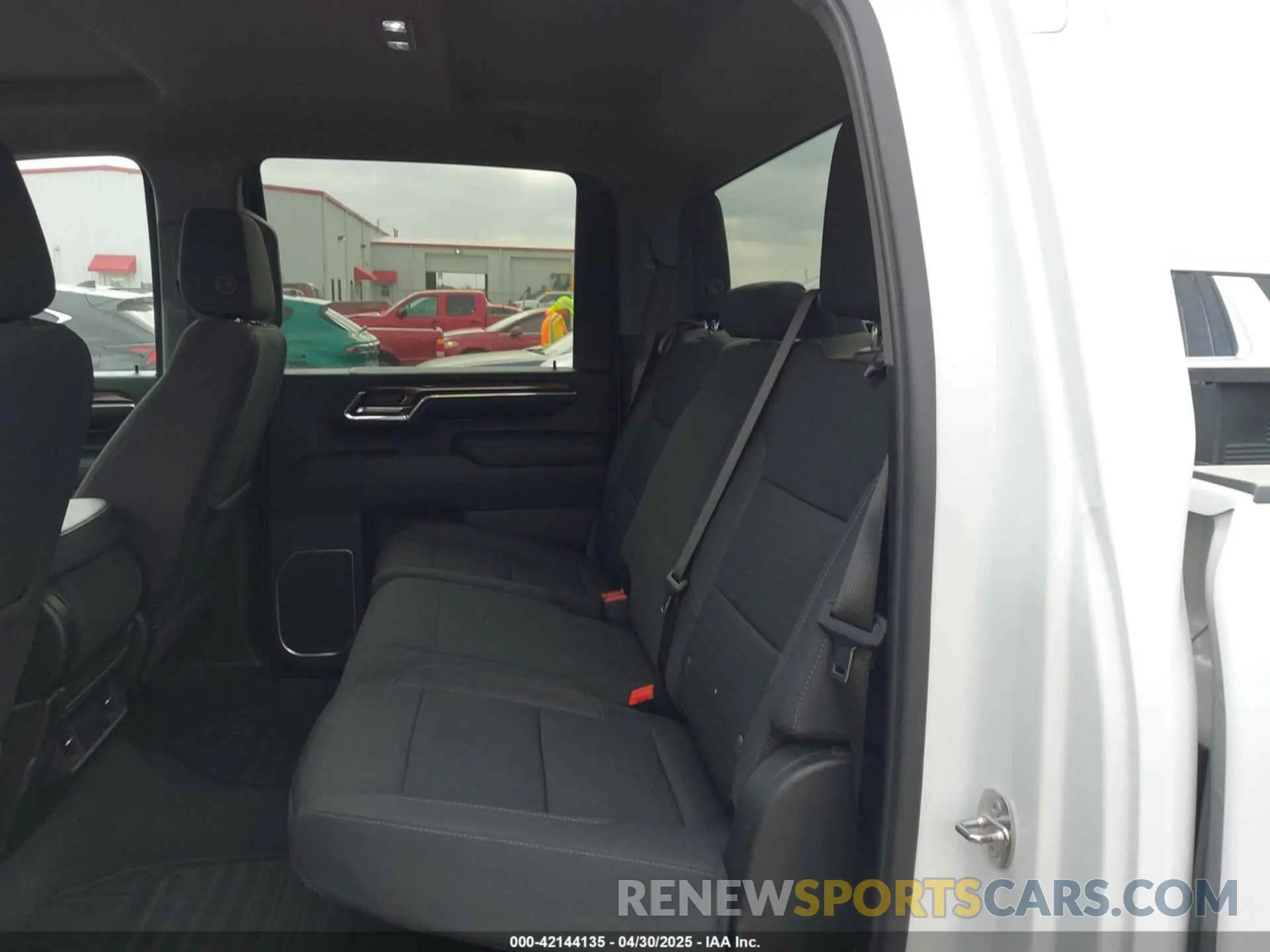 6 fotografías del automóvil dañado 1GC4YTEY4RF370775 CHEVROLET SILVERADO 3500HD 2024