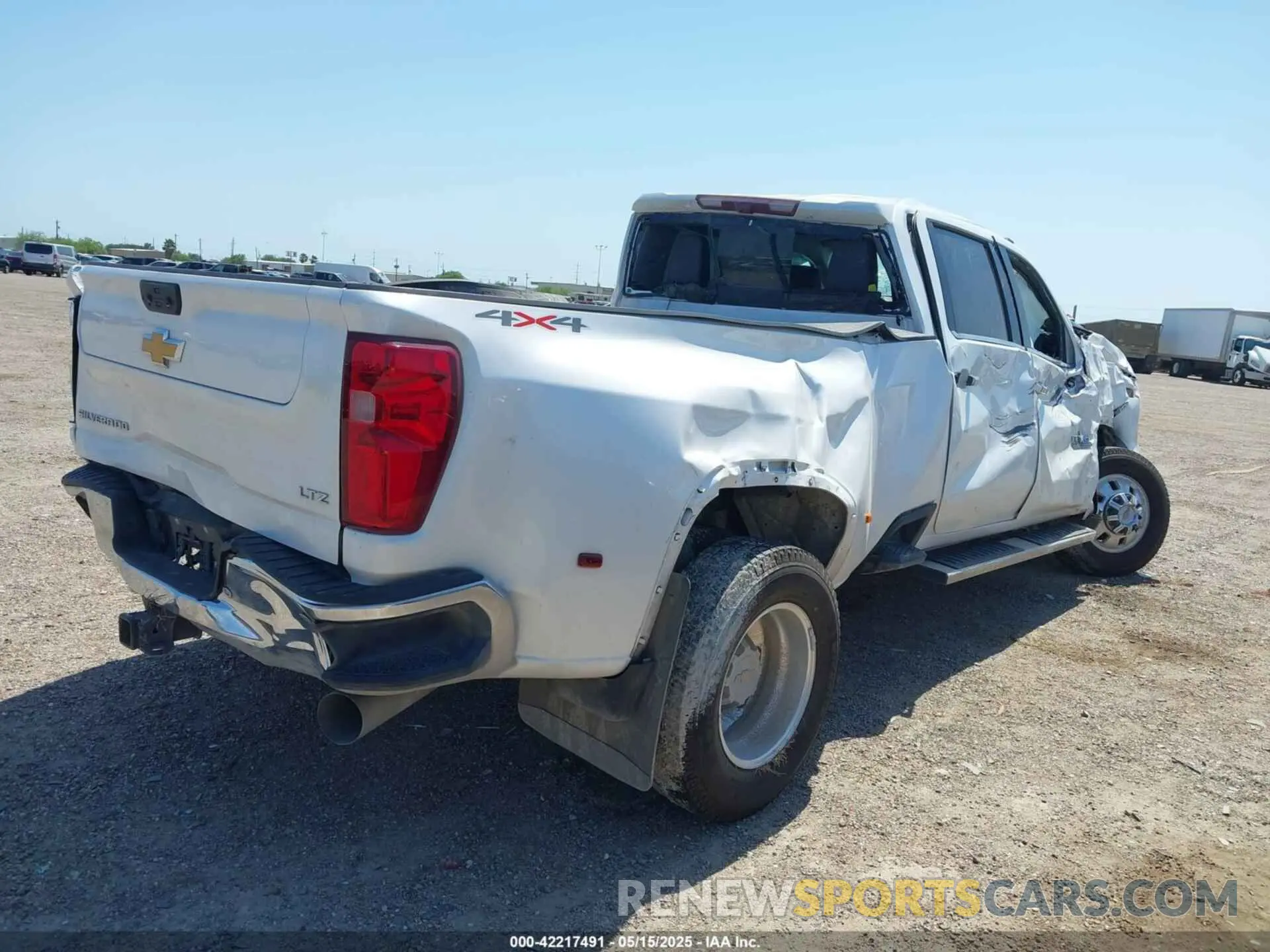 4 fotografías del automóvil dañado 1GC4YUEY0RF196337 CHEVROLET SILVERADO 3500HD 2024