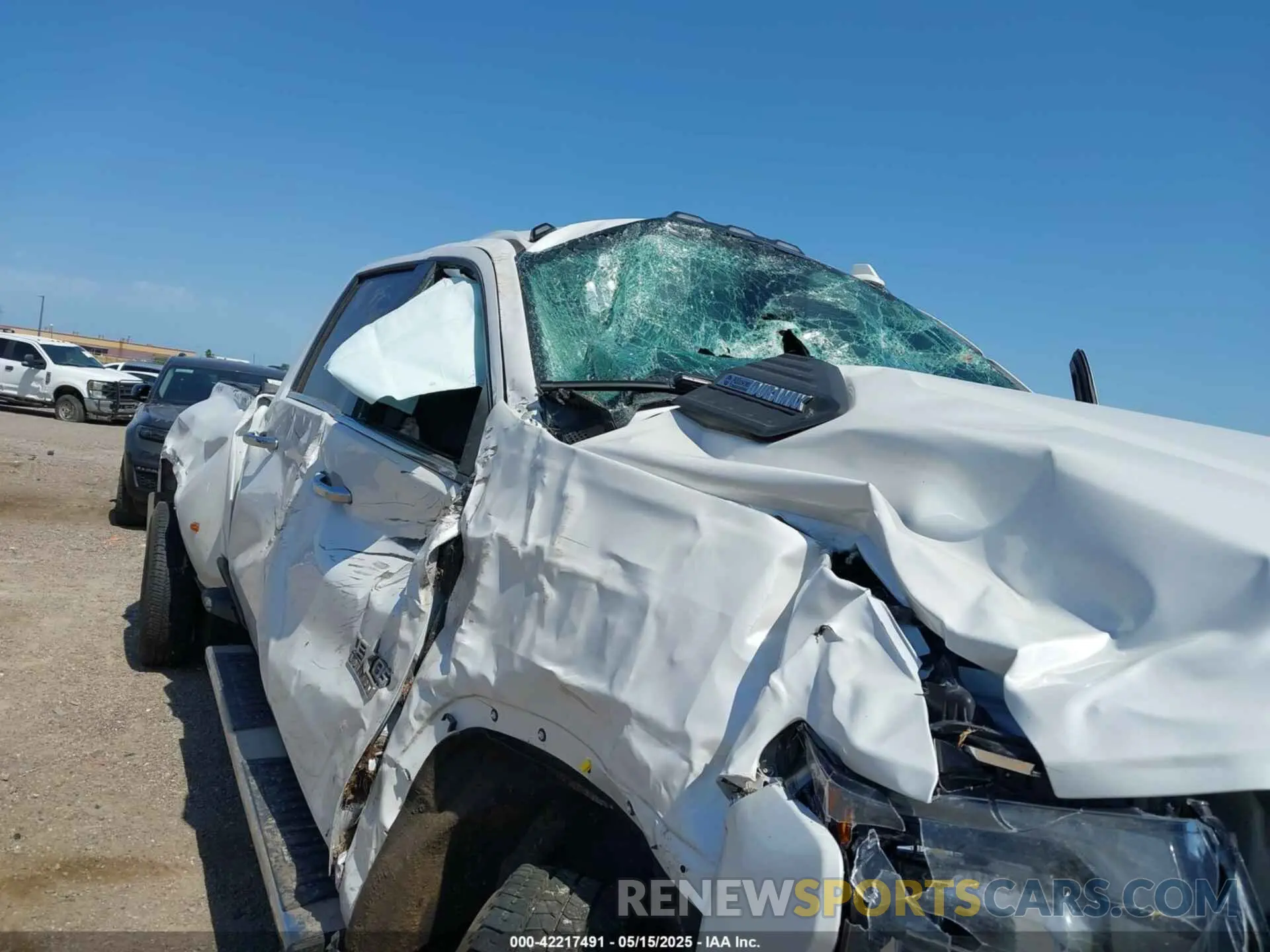 6 fotografías del automóvil dañado 1GC4YUEY0RF196337 CHEVROLET SILVERADO 3500HD 2024