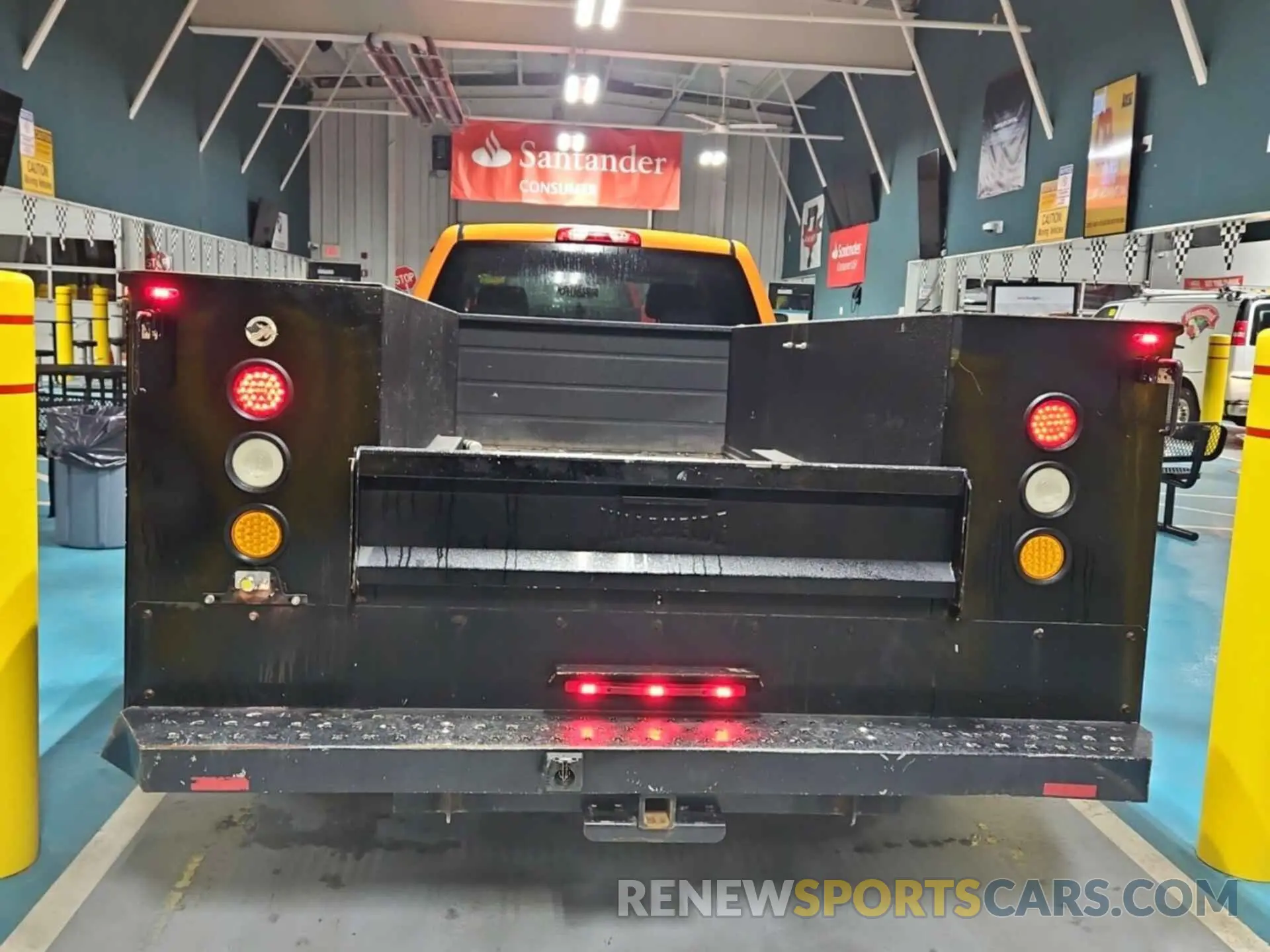 10 fotografías del automóvil dañado 1GB4KVCG7KF201934 CHEVROLET SILVERADO 3500HD CHASSIS 2019