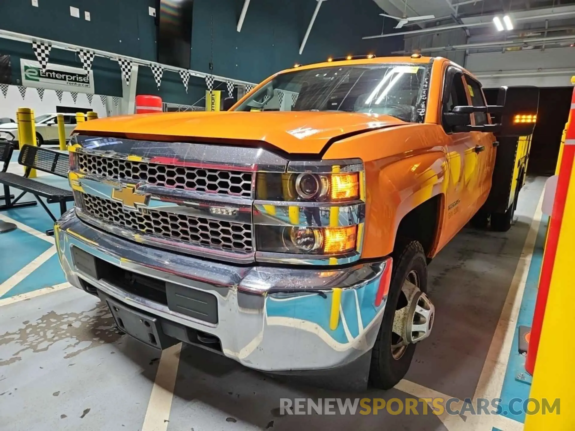 25 fotografías del automóvil dañado 1GB4KVCG7KF201934 CHEVROLET SILVERADO 3500HD CHASSIS 2019