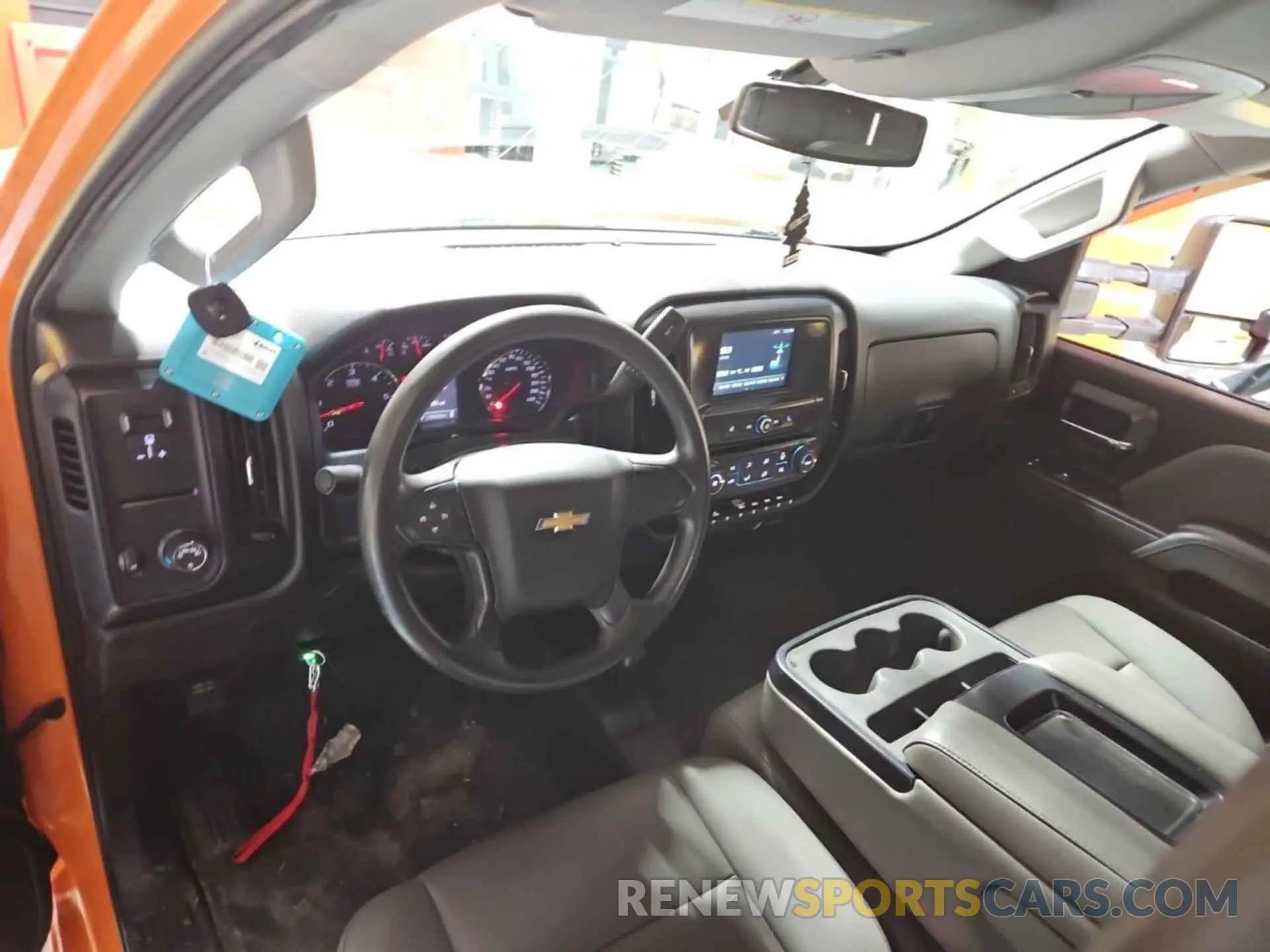 9 fotografías del automóvil dañado 1GB4KVCG7KF201934 CHEVROLET SILVERADO 3500HD CHASSIS 2019