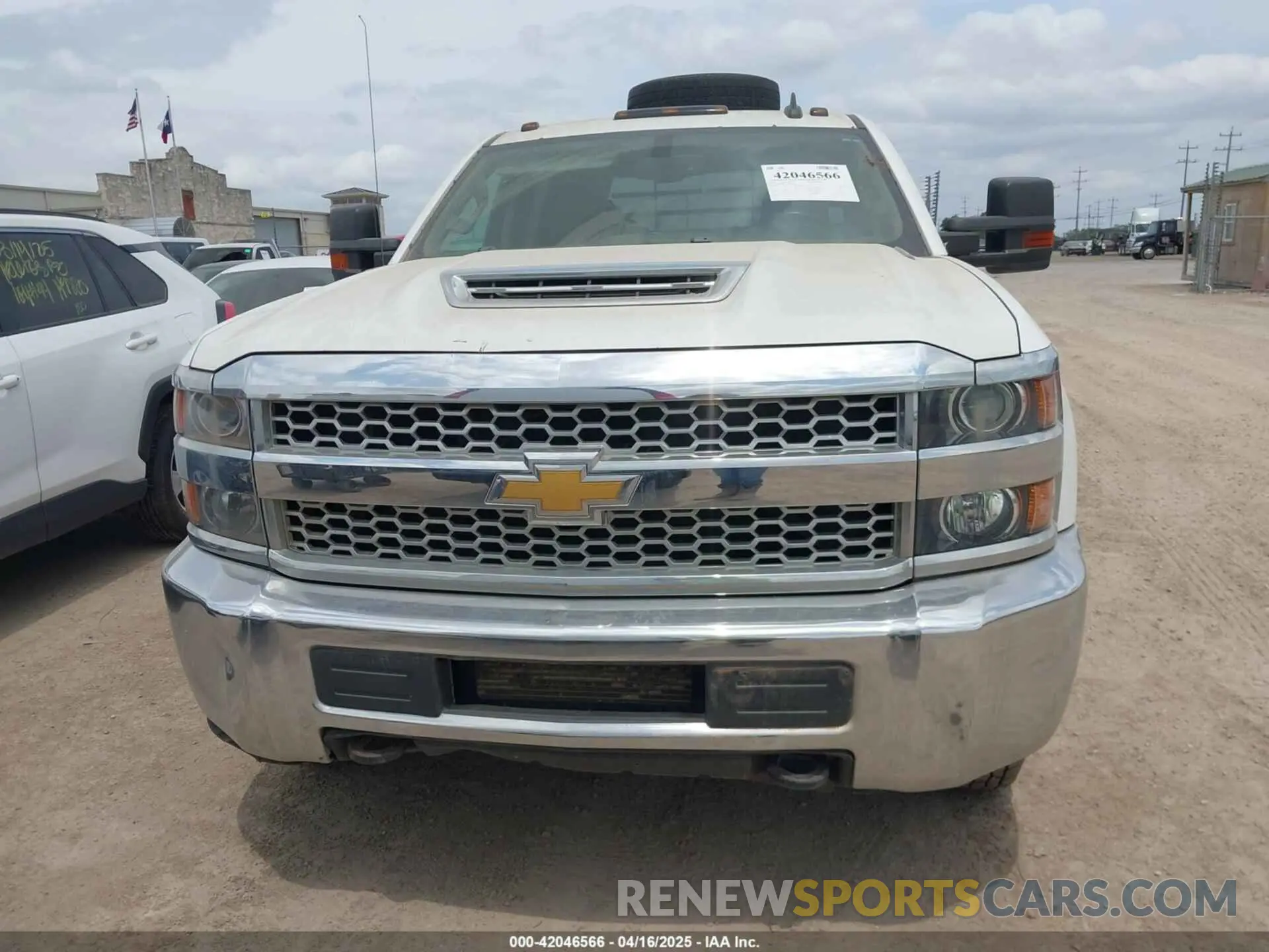 12 fotografías del automóvil dañado 1GB4KVCY1KF160662 CHEVROLET SILVERADO 3500HD CHASSIS 2019
