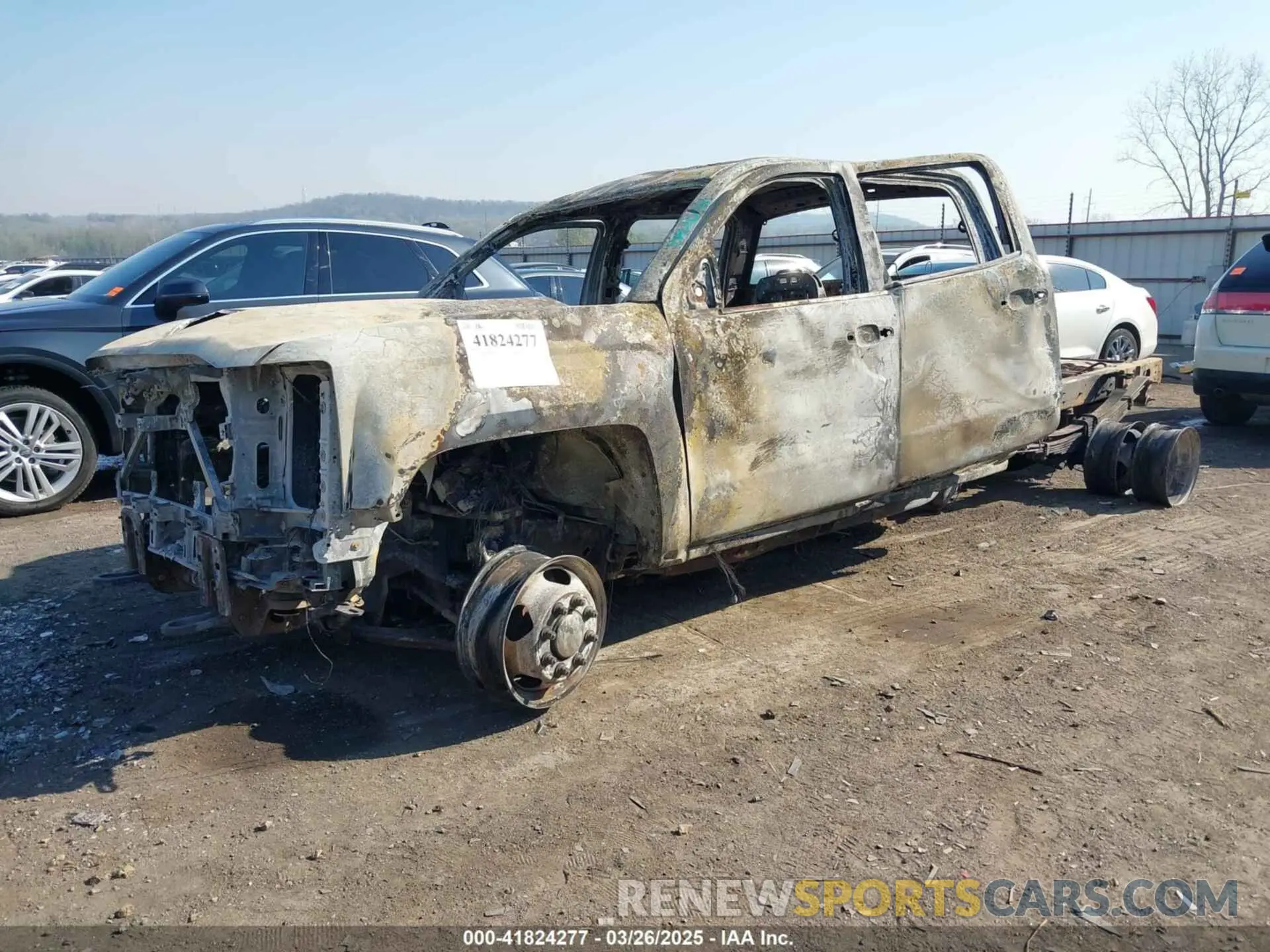 2 fotografías del automóvil dañado 1GB4KVCY5KF103025 CHEVROLET SILVERADO 3500HD CHASSIS 2019