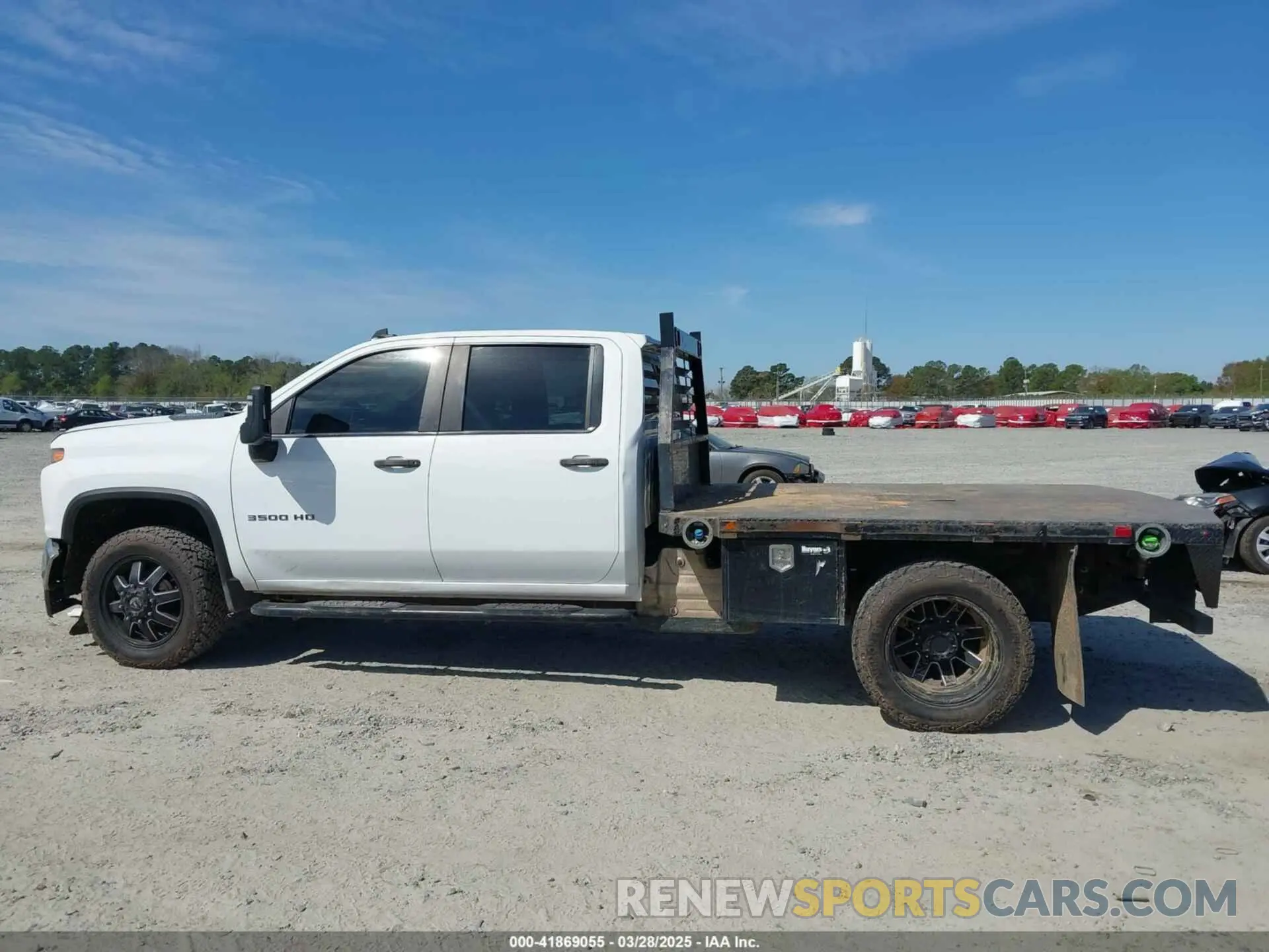 14 fotografías del automóvil dañado 1GB4YSEY2MF278135 CHEVROLET SILVERADO 3500HD CHASSIS 2021