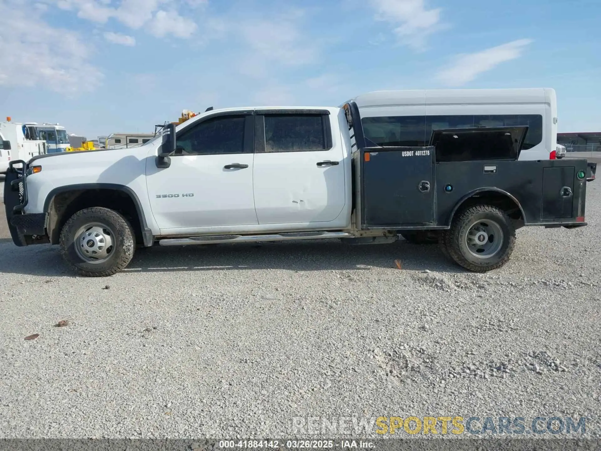 15 fotografías del automóvil dañado 1GB4WREY3NF344952 CHEVROLET SILVERADO 3500HD CHASSIS 2022