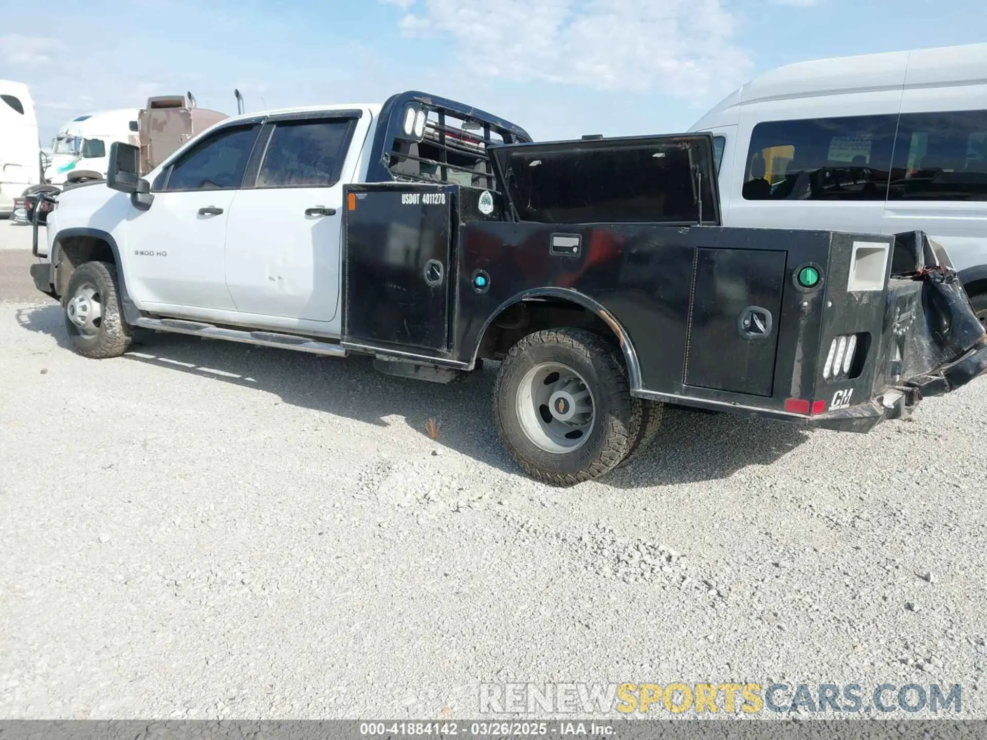 3 fotografías del automóvil dañado 1GB4WREY3NF344952 CHEVROLET SILVERADO 3500HD CHASSIS 2022