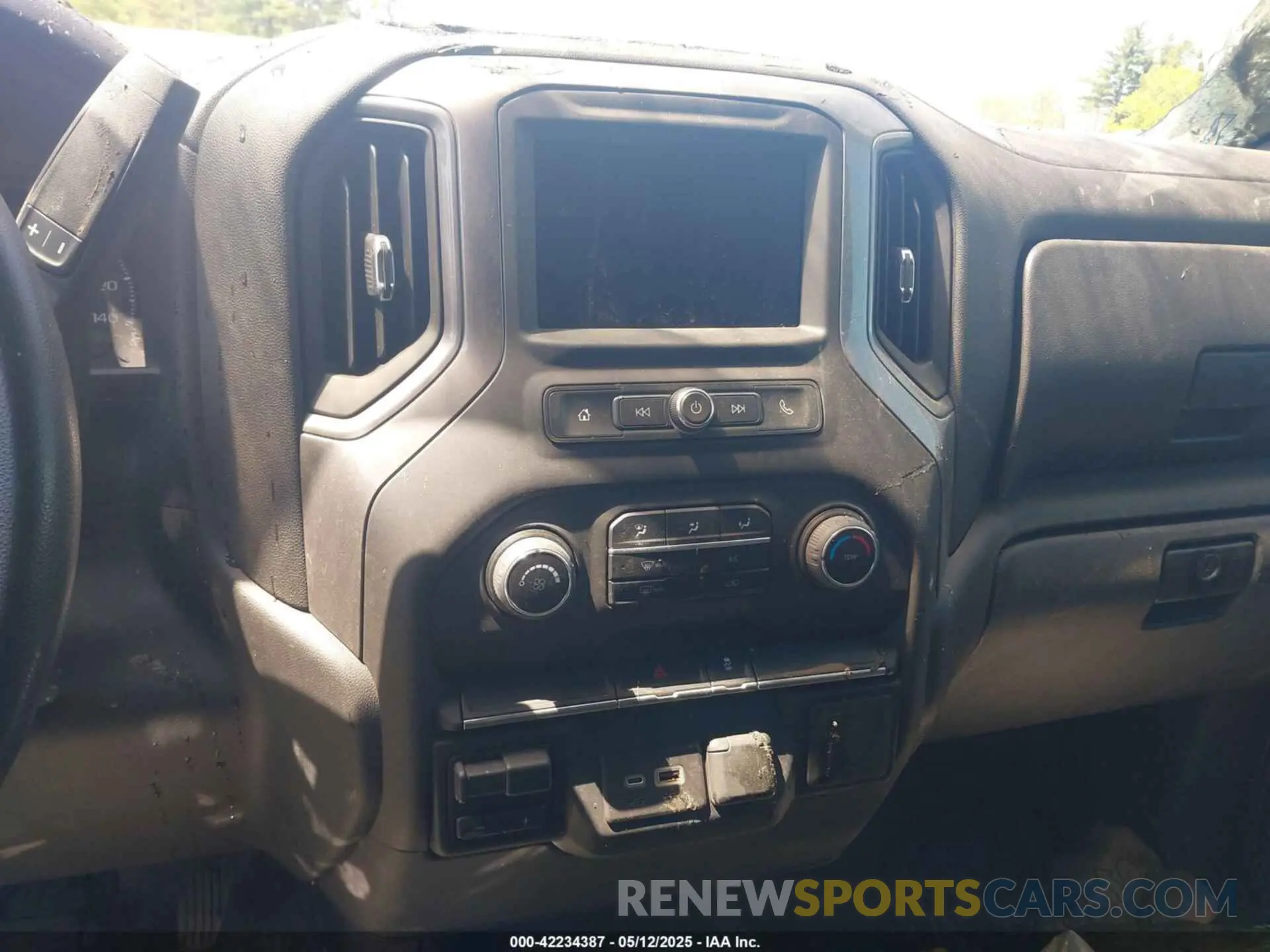 13 fotografías del automóvil dañado 1GB4YSE75NF159407 CHEVROLET SILVERADO 3500HD CHASSIS 2022