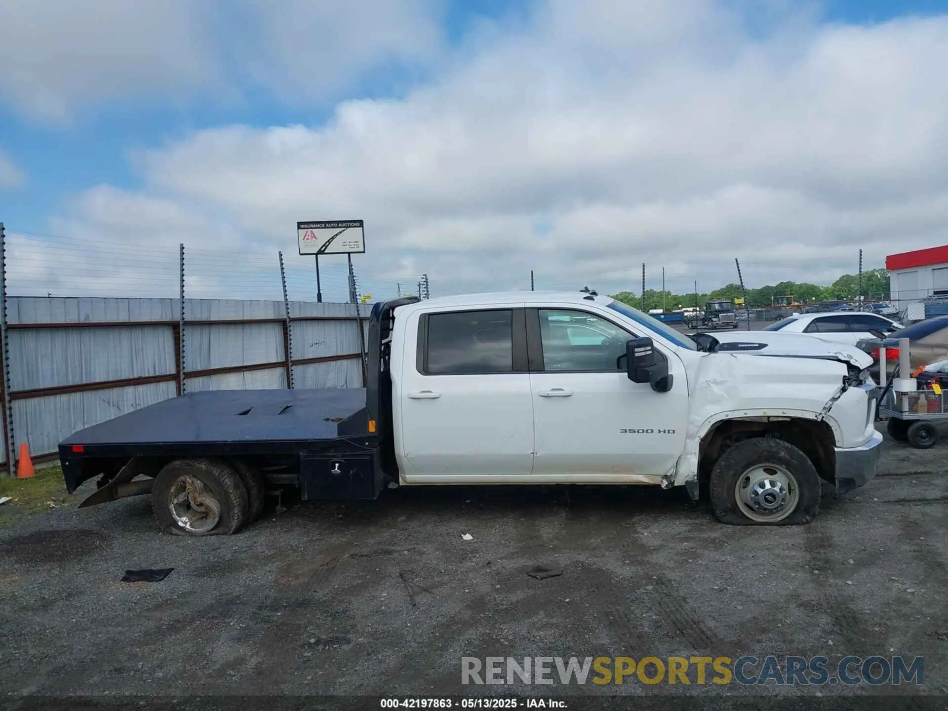 16 fotografías del automóvil dañado 1GB4YTEY8NF244577 CHEVROLET SILVERADO 3500HD CHASSIS 2022