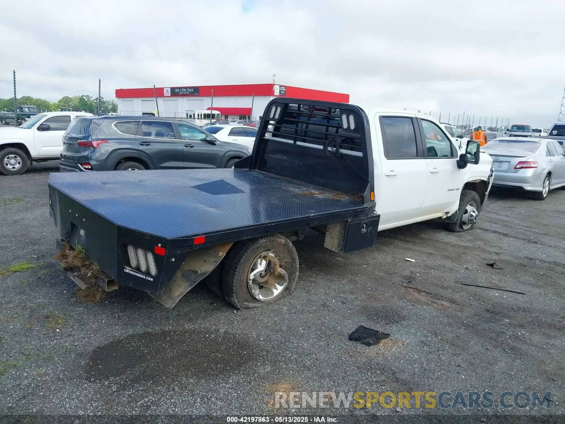 4 fotografías del automóvil dañado 1GB4YTEY8NF244577 CHEVROLET SILVERADO 3500HD CHASSIS 2022