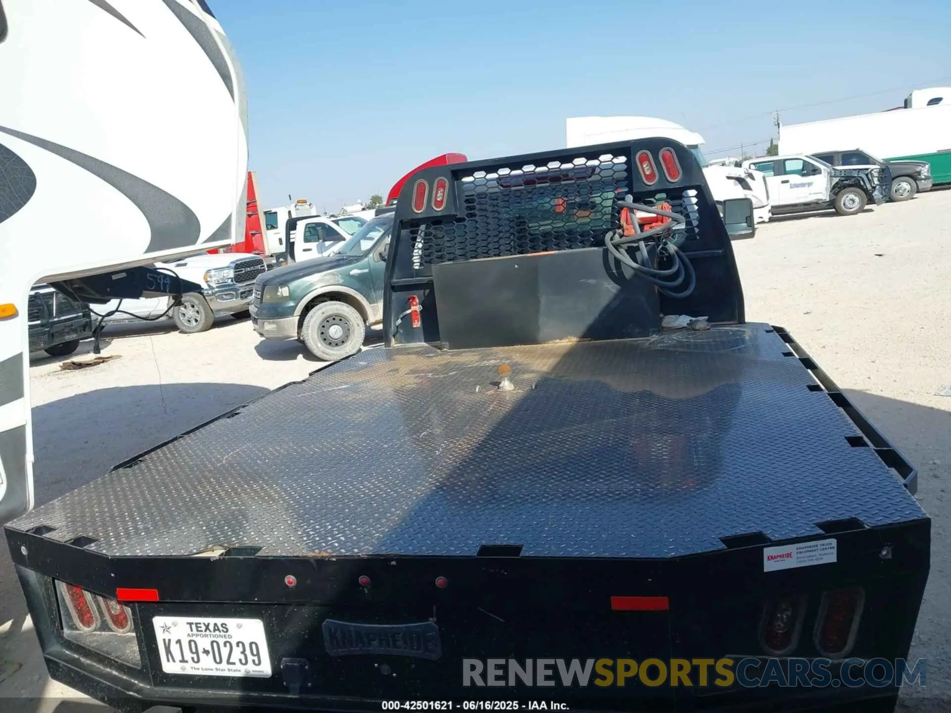 15 fotografías del automóvil dañado 1GB4YTEY8NF340306 CHEVROLET SILVERADO 3500HD CHASSIS 2022