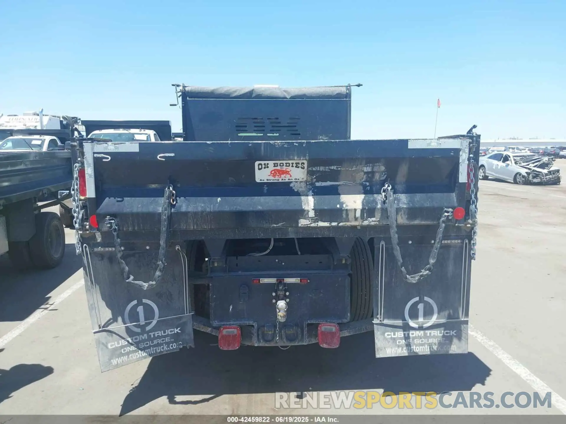 15 fotografías del automóvil dañado 1HTKHPVM2NH270946 CHEVROLET SILVERADO 4500HD 2022