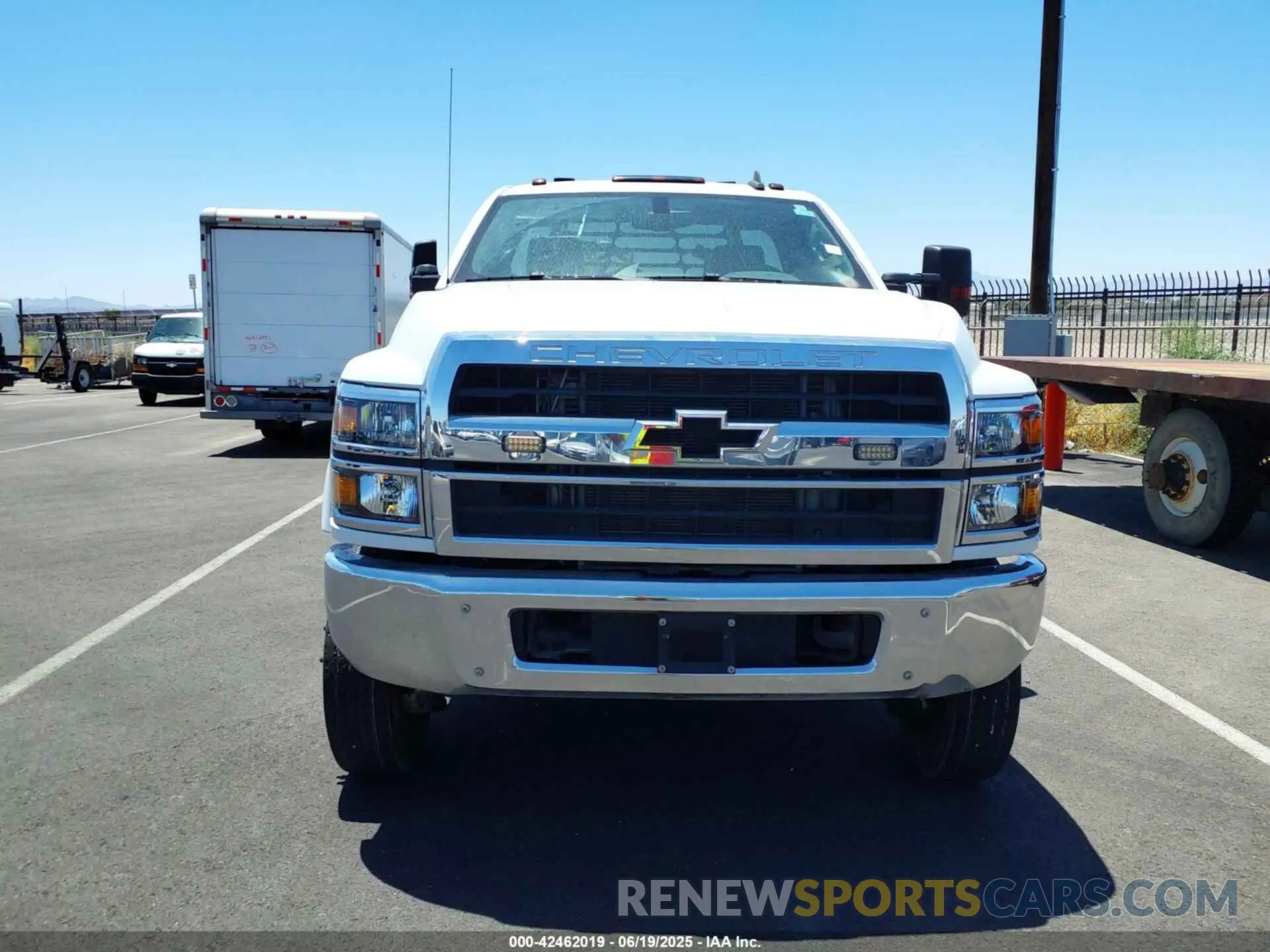 14 fotografías del automóvil dañado 1HTKJPVM9NH622621 CHEVROLET SILVERADO 4500HD 2022