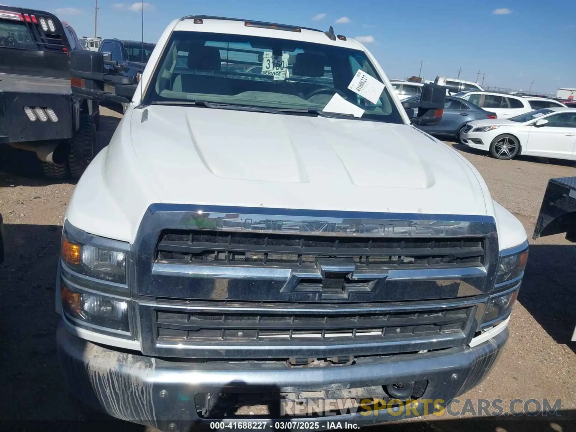 12 fotografías del automóvil dañado 1HTKHPVK4LH610321 CHEVROLET SILVERADO 6500HD 2020