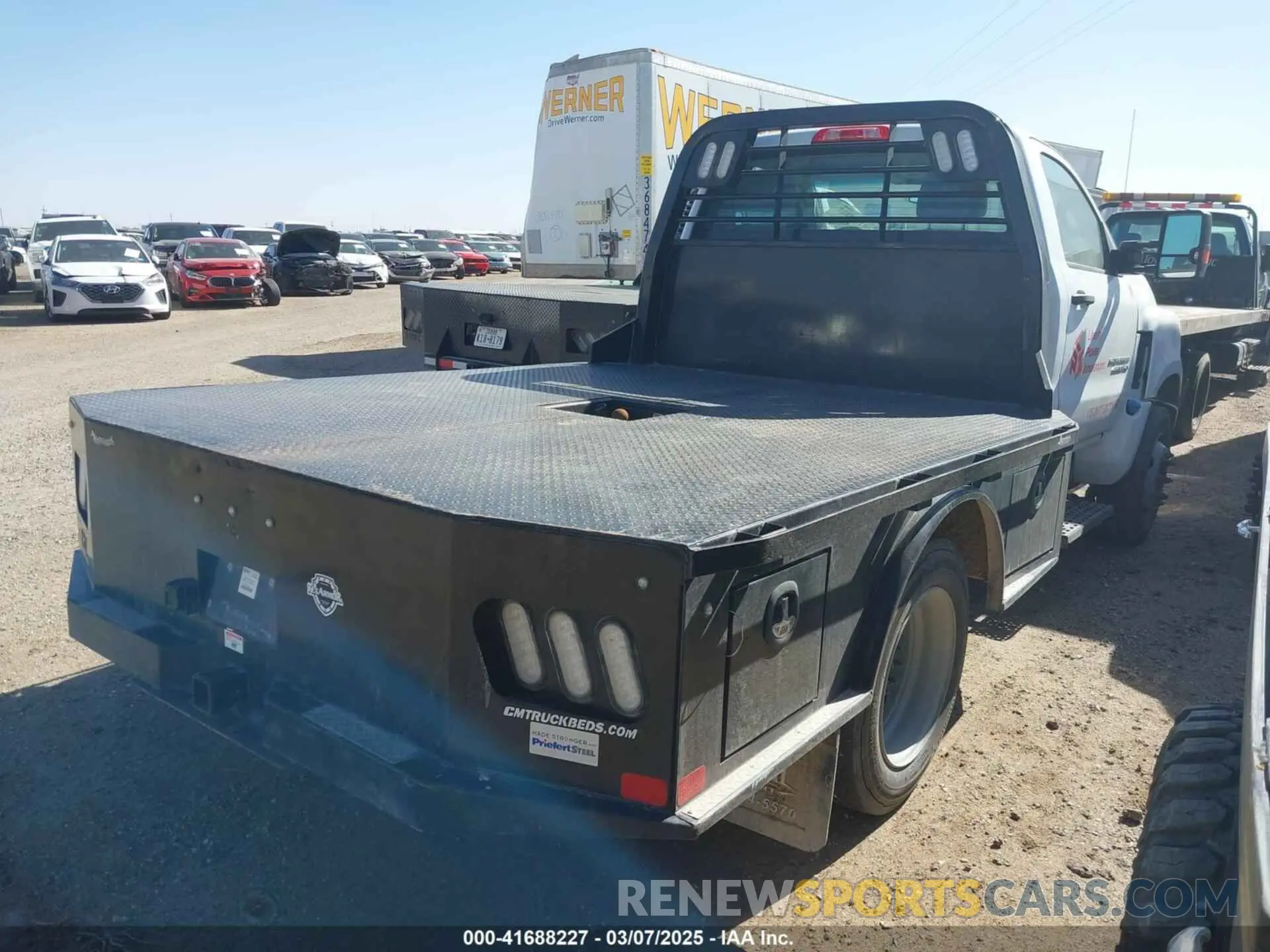 4 fotografías del automóvil dañado 1HTKHPVK4LH610321 CHEVROLET SILVERADO 6500HD 2020