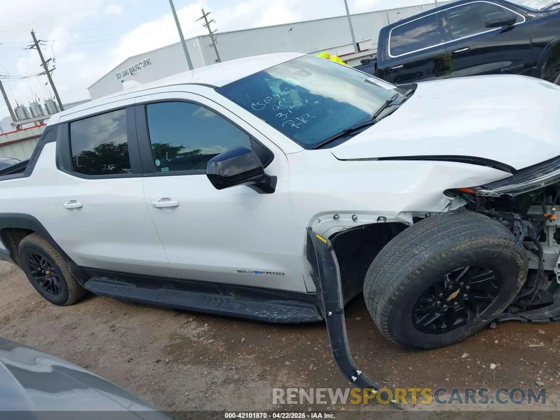 13 fotografías del automóvil dañado 1GC10VEL6RU200925 CHEVROLET SILVERADO EV 2024