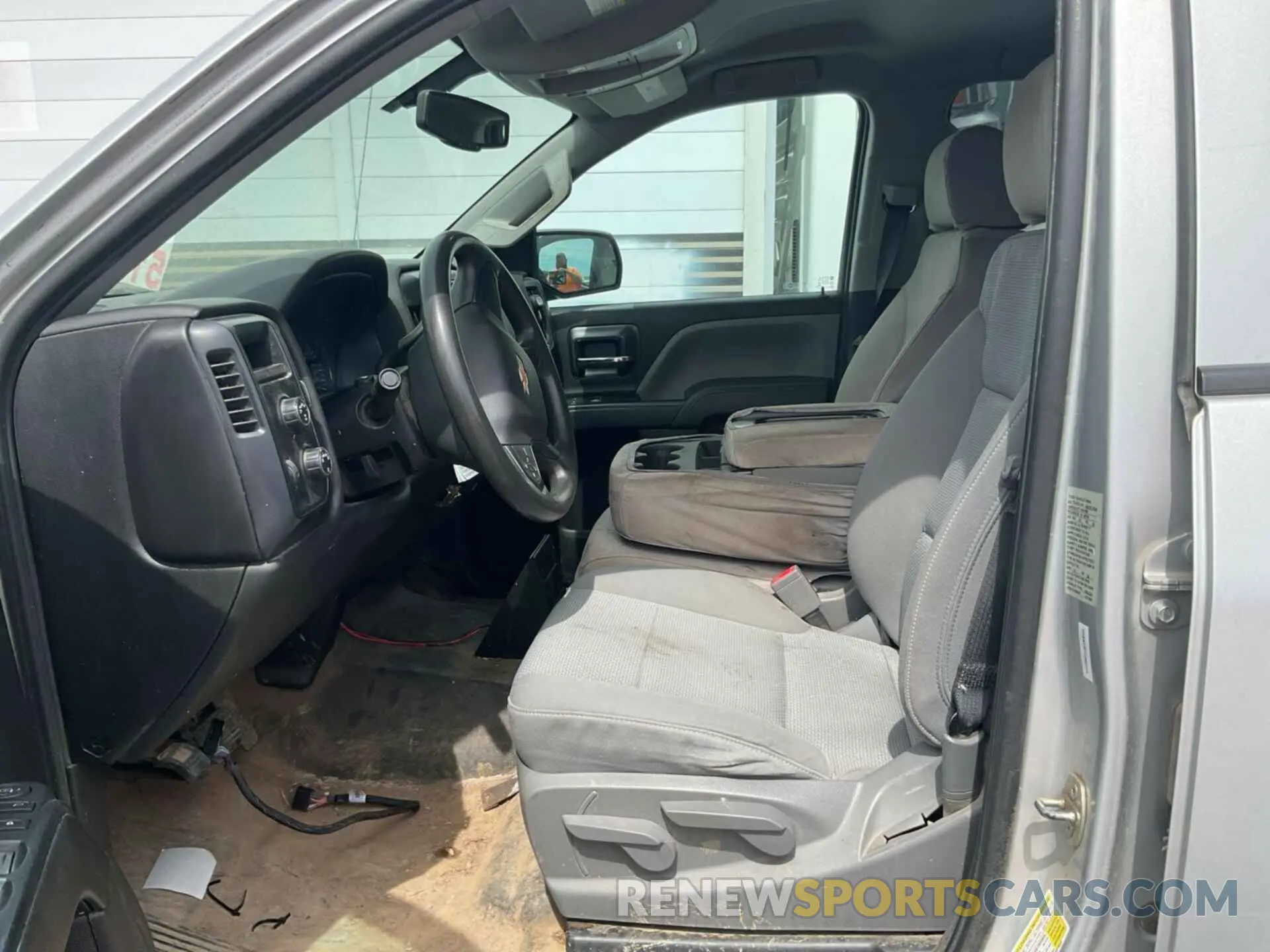 6 fotografías del automóvil dañado 2GCVKNEC1K1158712 CHEVROLET SILVERADO LD 2019