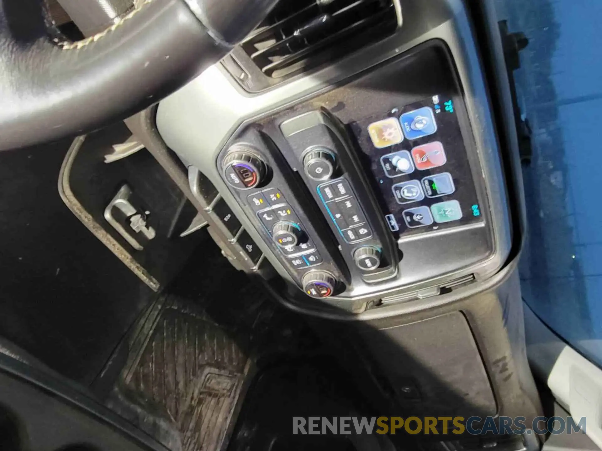 18 fotografías del automóvil dañado 2GCVKPEC1K1176428 CHEVROLET SILVERADO LD 2019