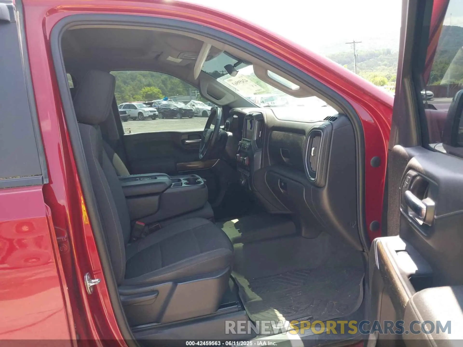 5 fotografías del automóvil dañado 3GCUYEED4NG162476 CHEVROLET SILVERADO LTD 2022