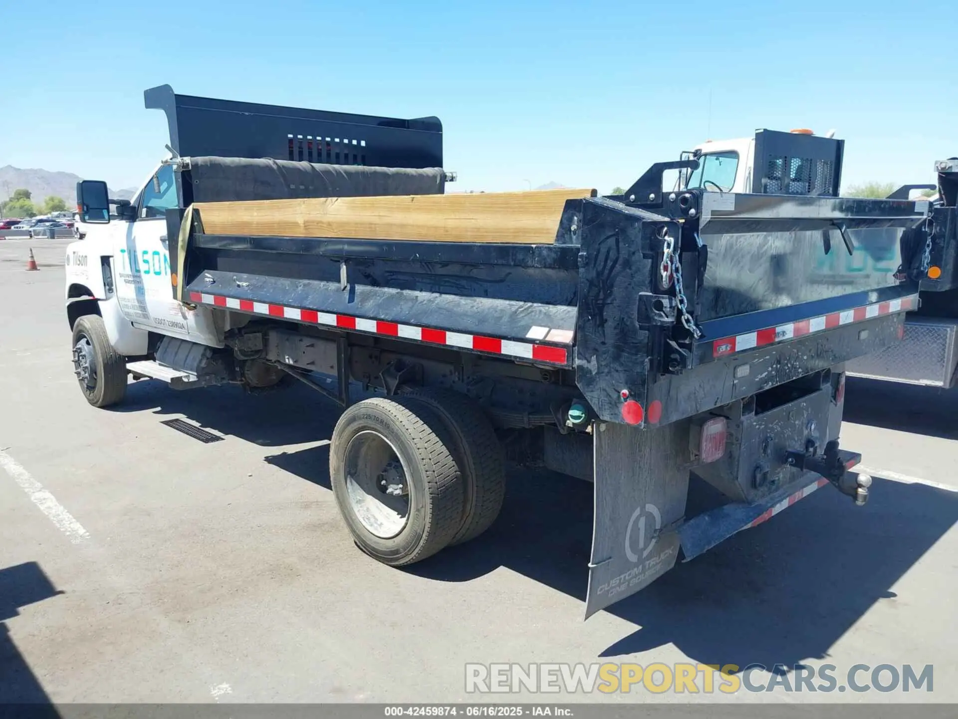 3 fotografías del automóvil dañado 1HTKJPVM2PH508110 CHEVROLET SILVERADO MD 2023
