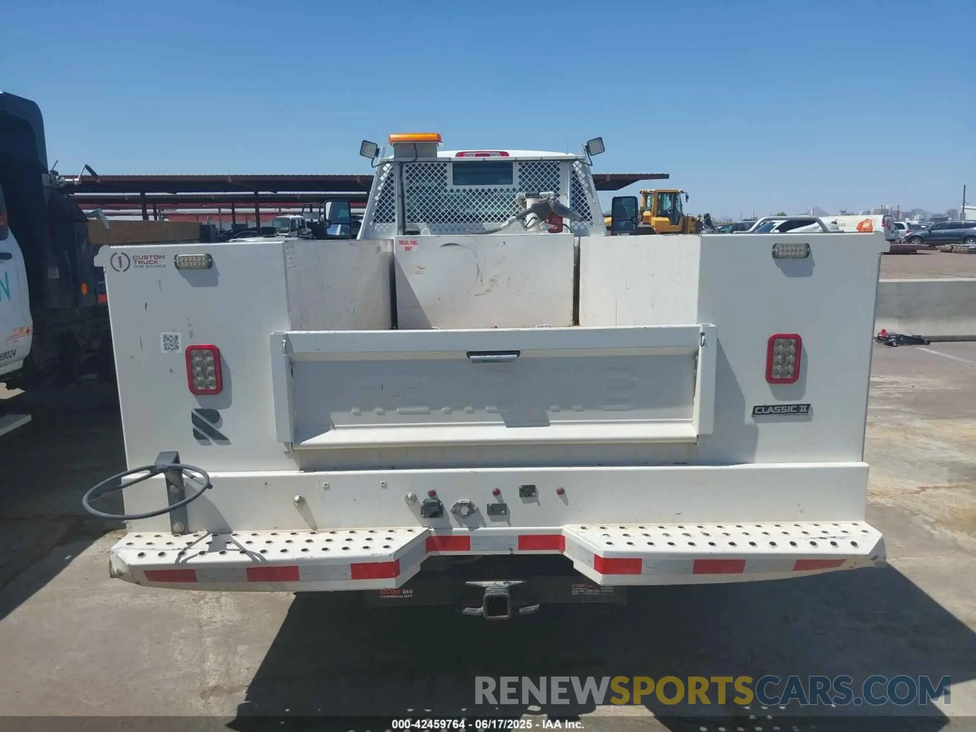 15 fotografías del automóvil dañado 1HTKJPVM2PH699382 CHEVROLET SILVERADO MD 2023