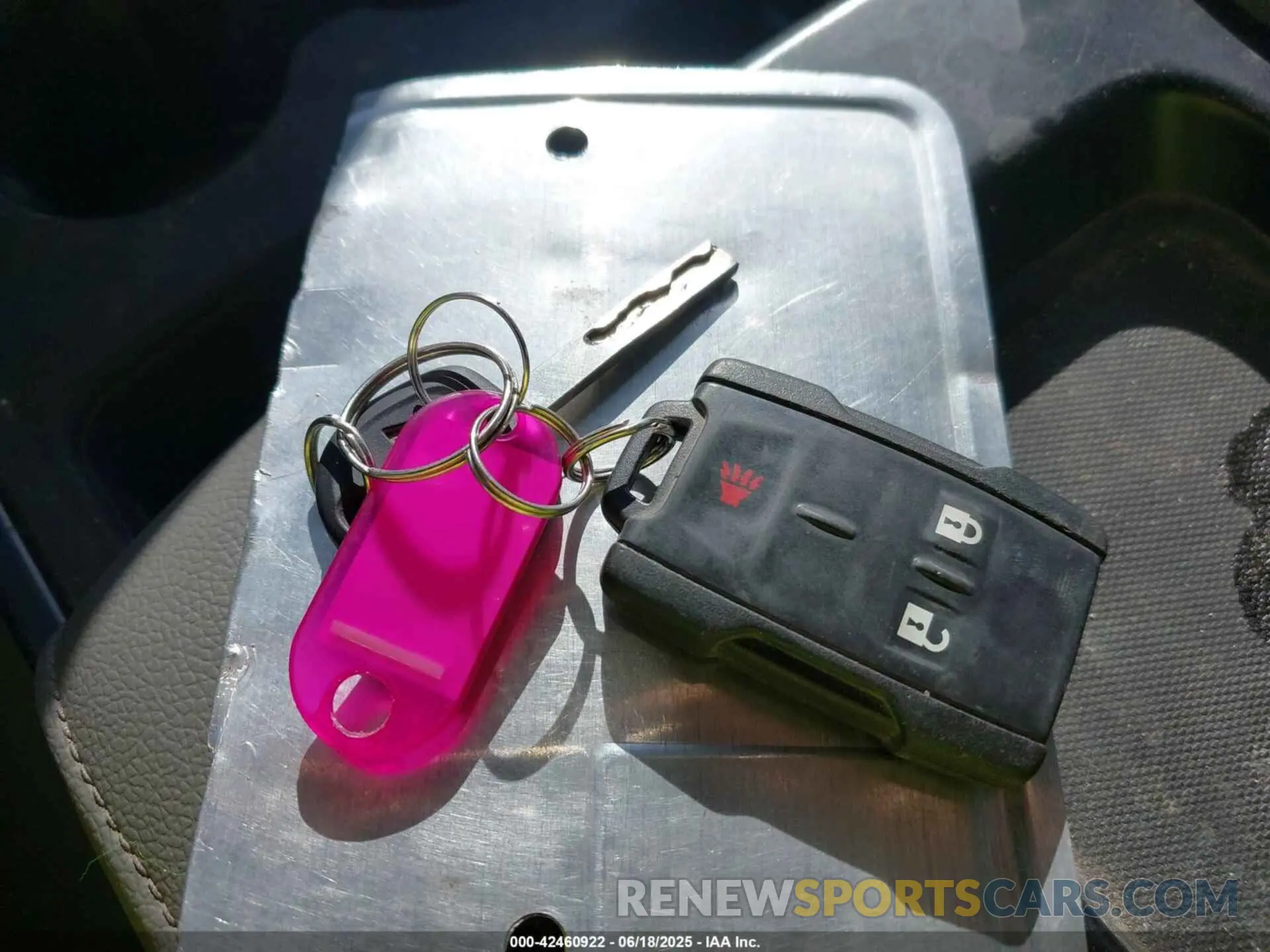 10 fotografías del automóvil dañado 1HTKJPVM4PH130940 CHEVROLET SILVERADO MD 2023