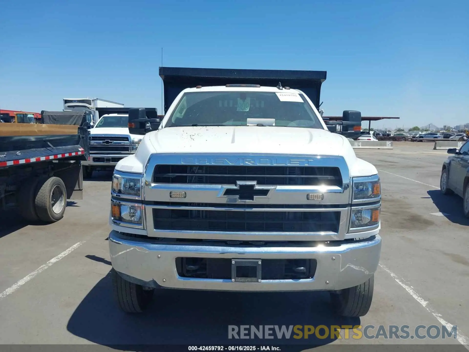 12 fotografías del automóvil dañado 1HTKJPVM4PH508108 CHEVROLET SILVERADO MD 2023
