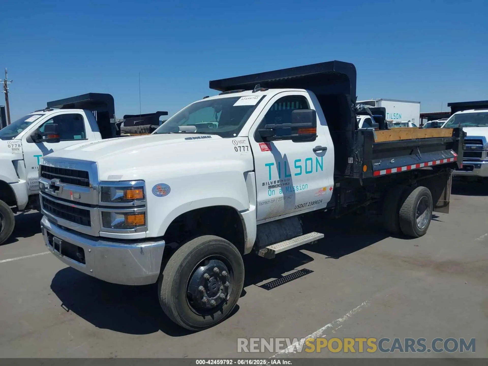 2 fotografías del automóvil dañado 1HTKJPVM4PH508108 CHEVROLET SILVERADO MD 2023